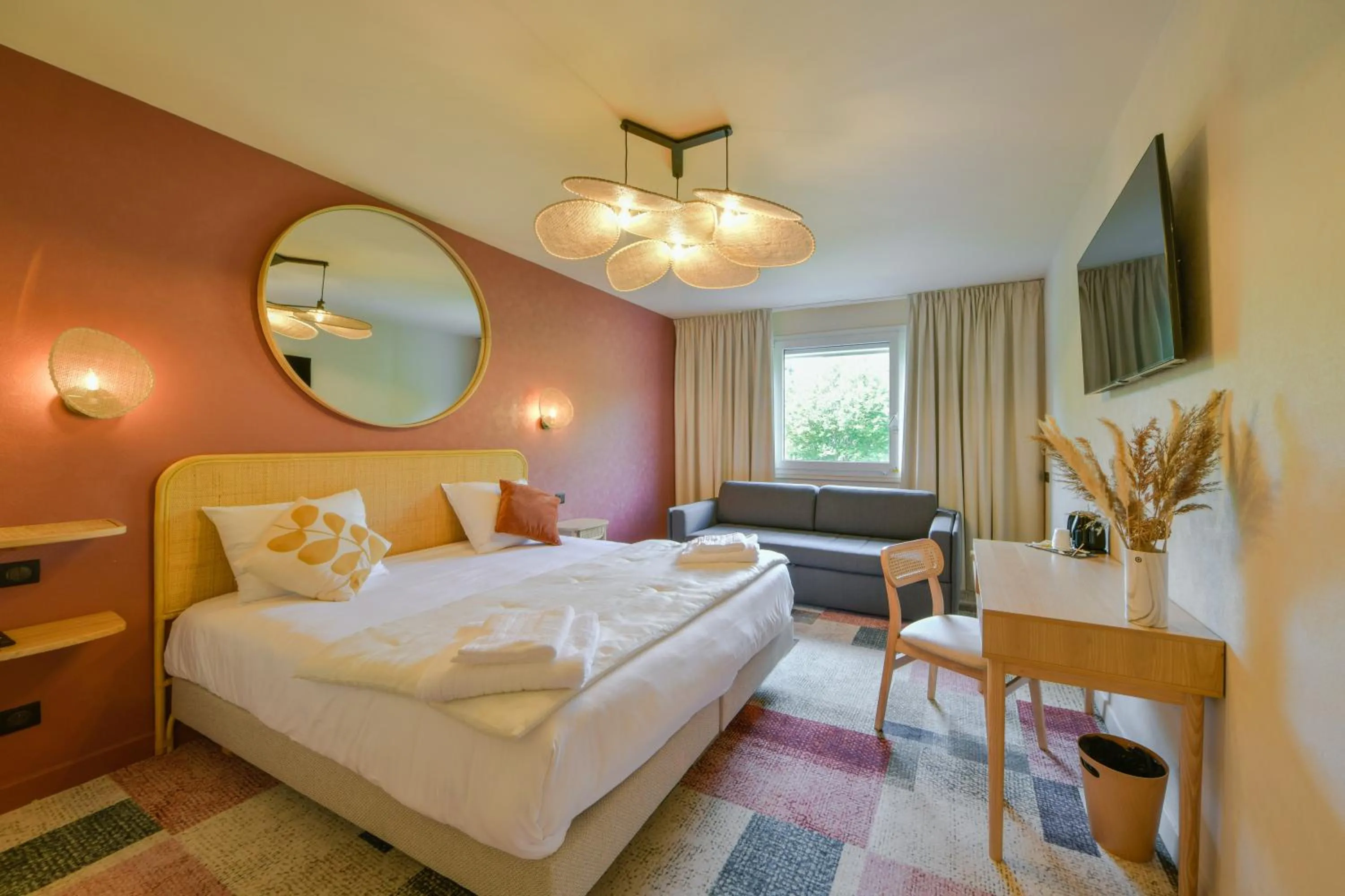 Photo of the whole room, Bed in BHOMA Bourges - Hôtel