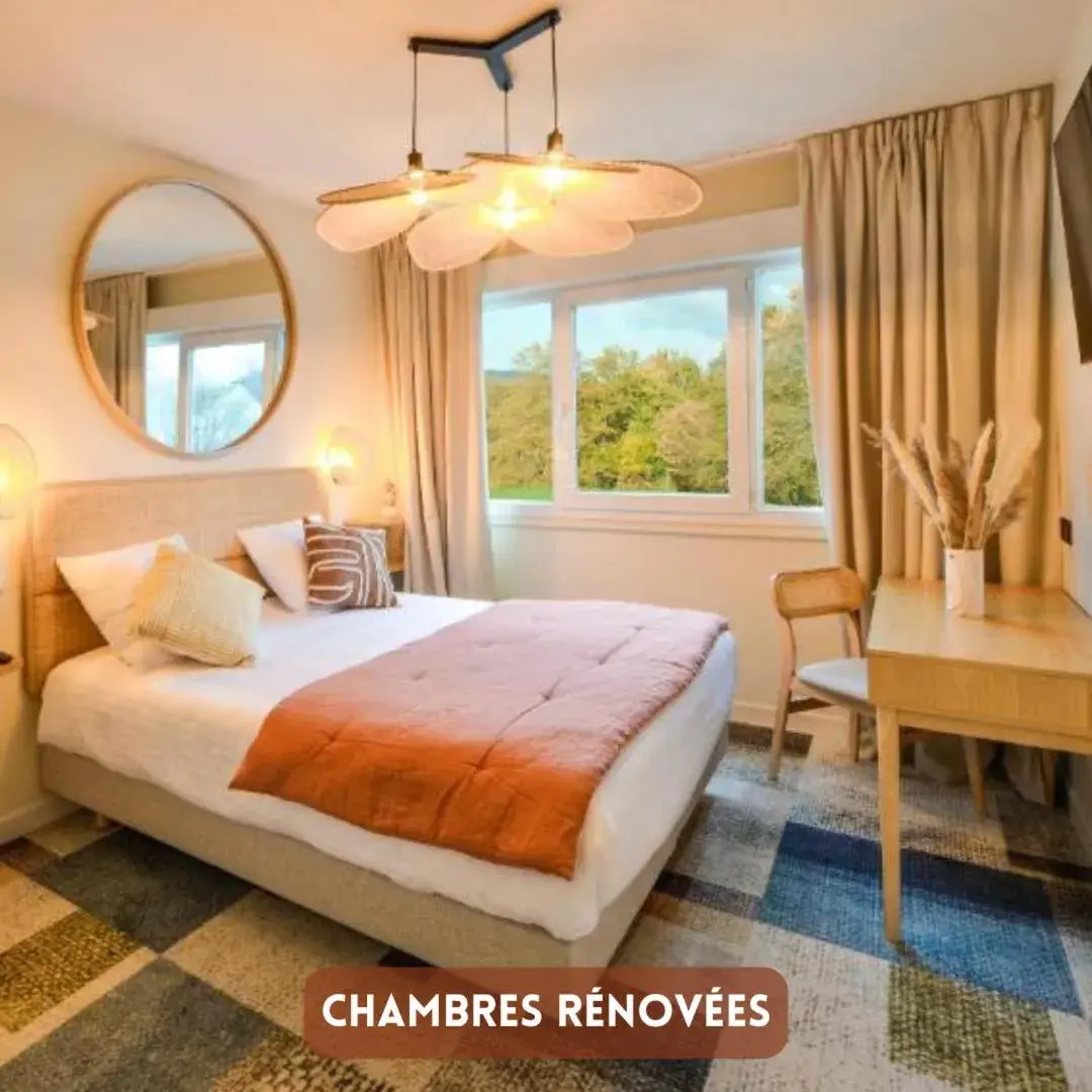 Bedroom, Bed in B Hôtel Olympia Bourges - rénovation terminée Bedroom, Bed in B Hôtel Olympia Bourges - rénovation terminée