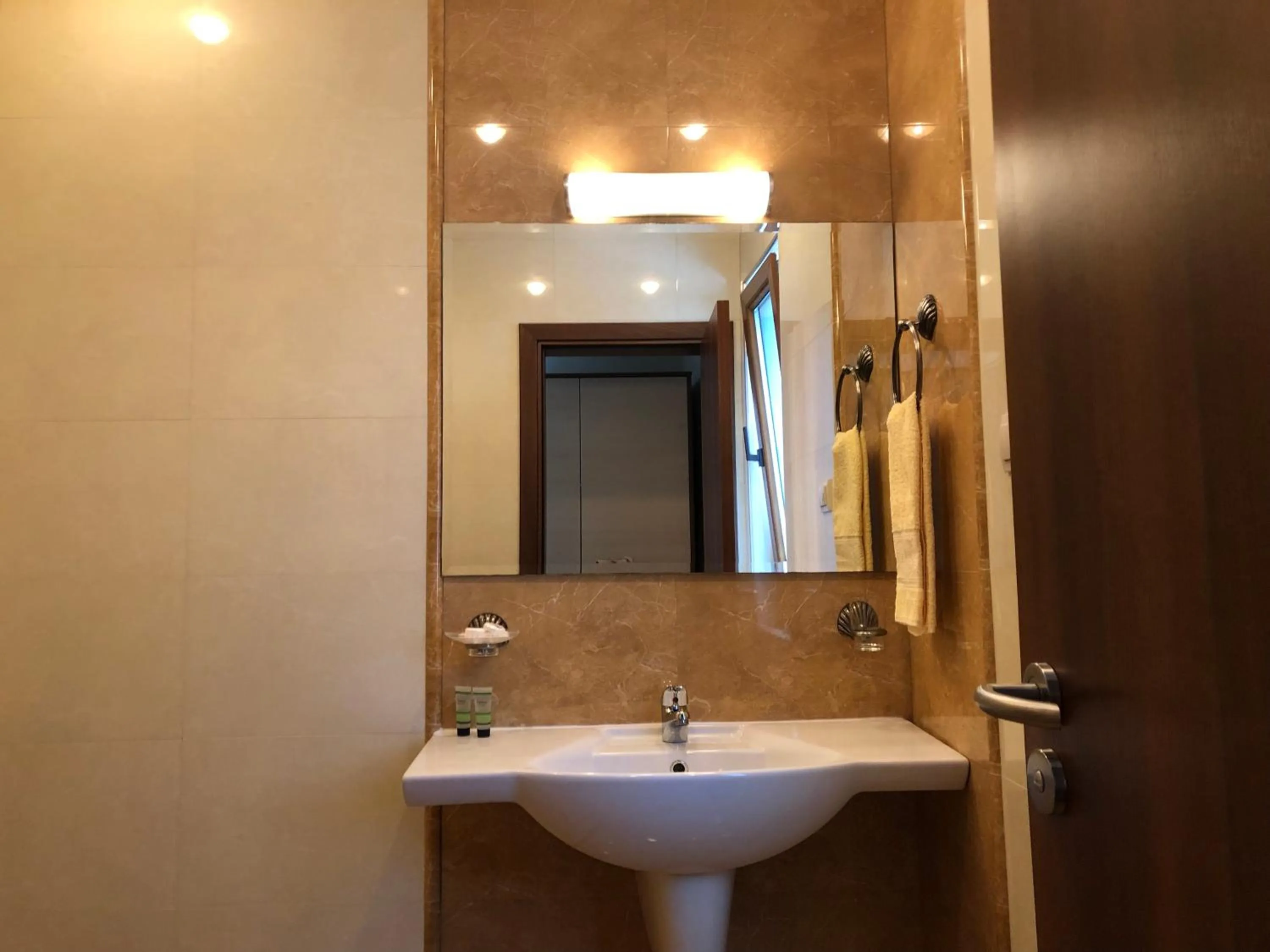 Bathroom in Family Hotel Radiana