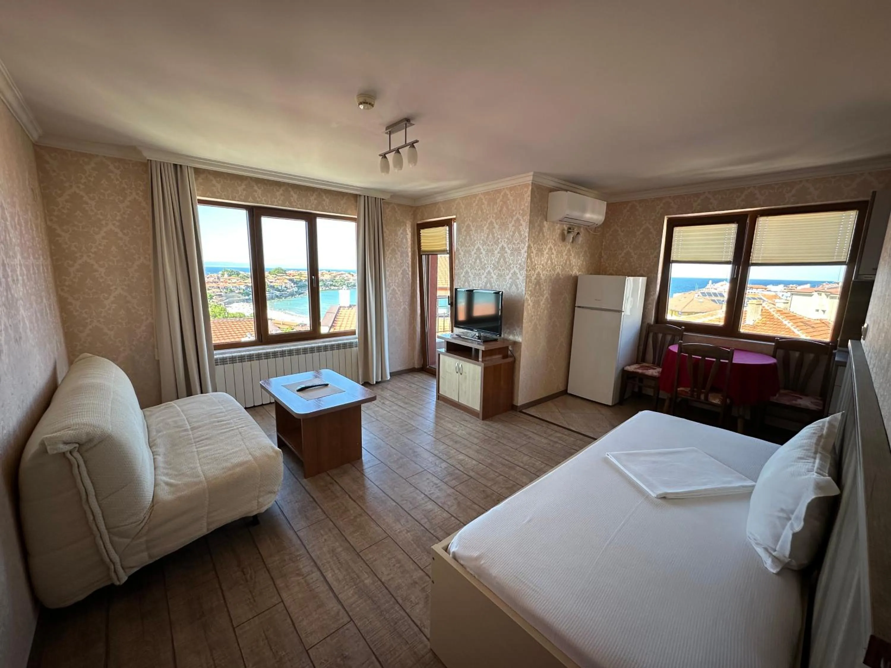 Bed in Family Hotel Radiana