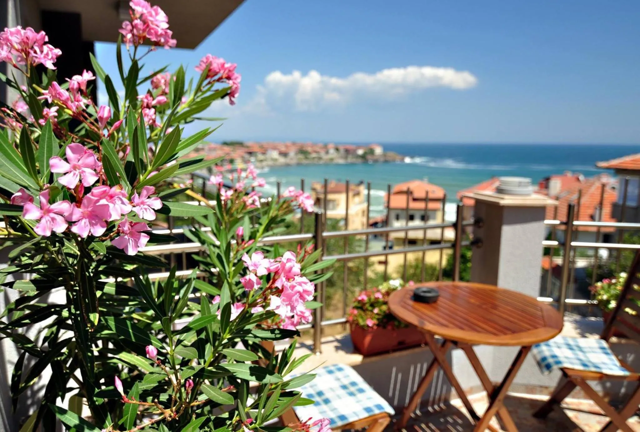 Facade/entrance in Family Hotel Radiana