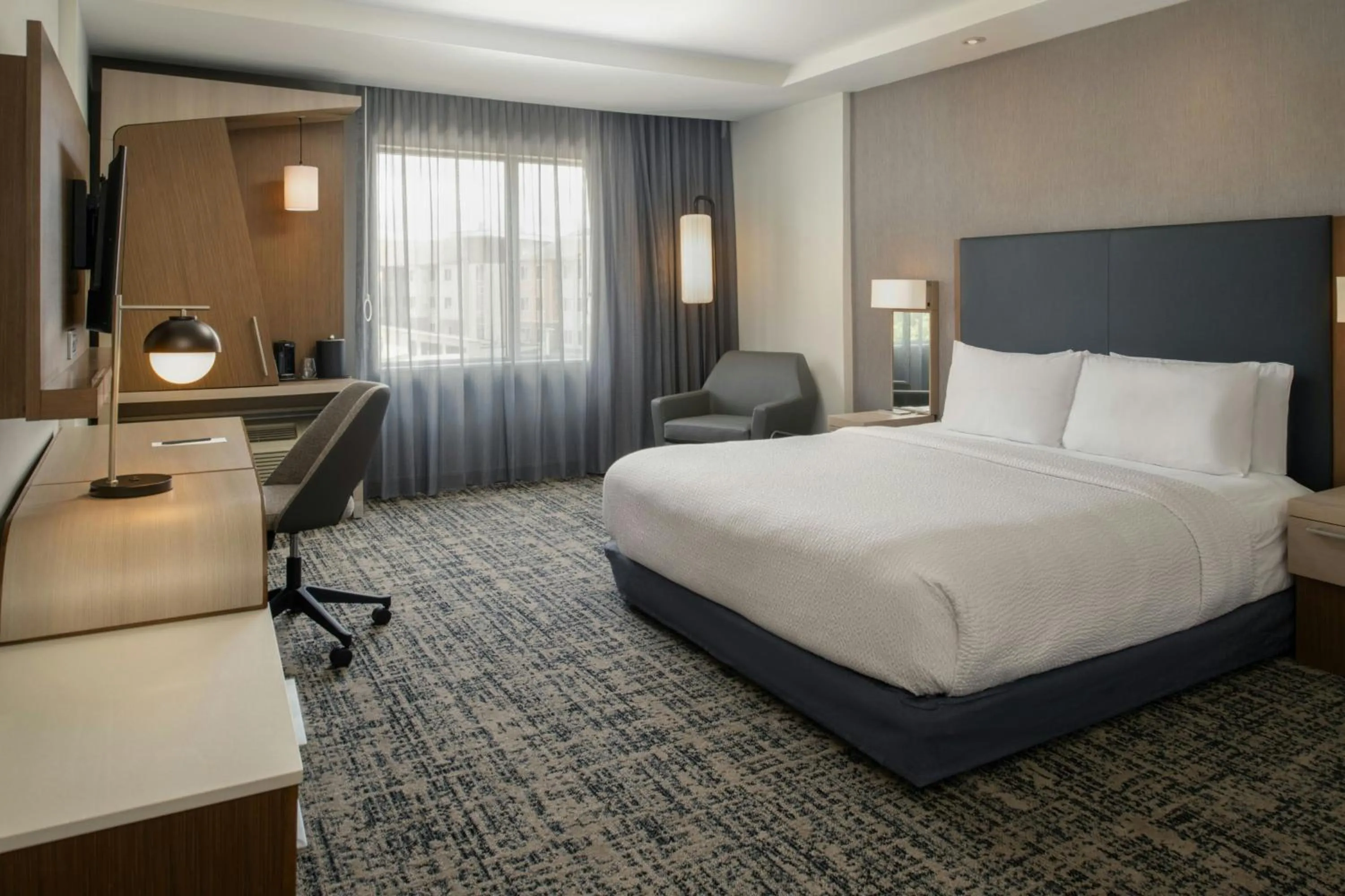 Photo of the whole room, Bed in Courtyard by Marriott Houston City Place