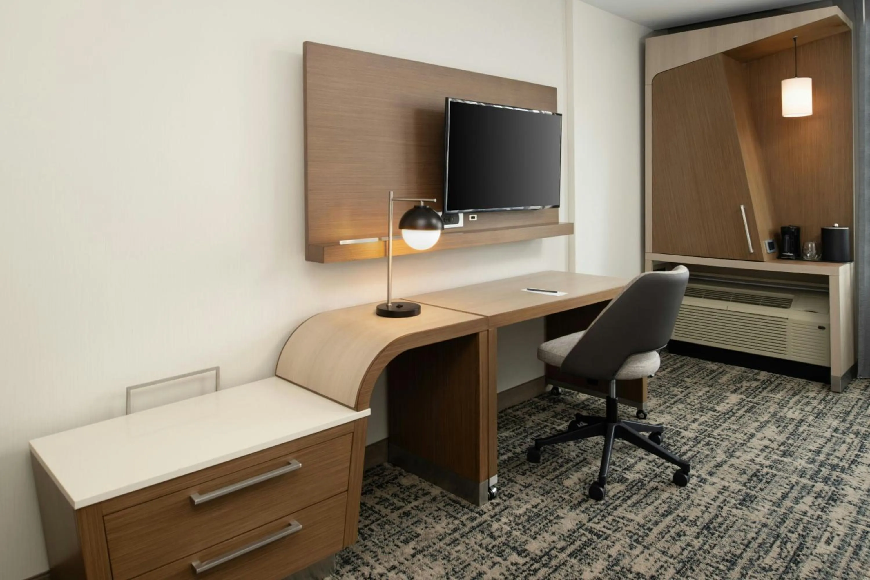 Photo of the whole room in Courtyard by Marriott Houston City Place