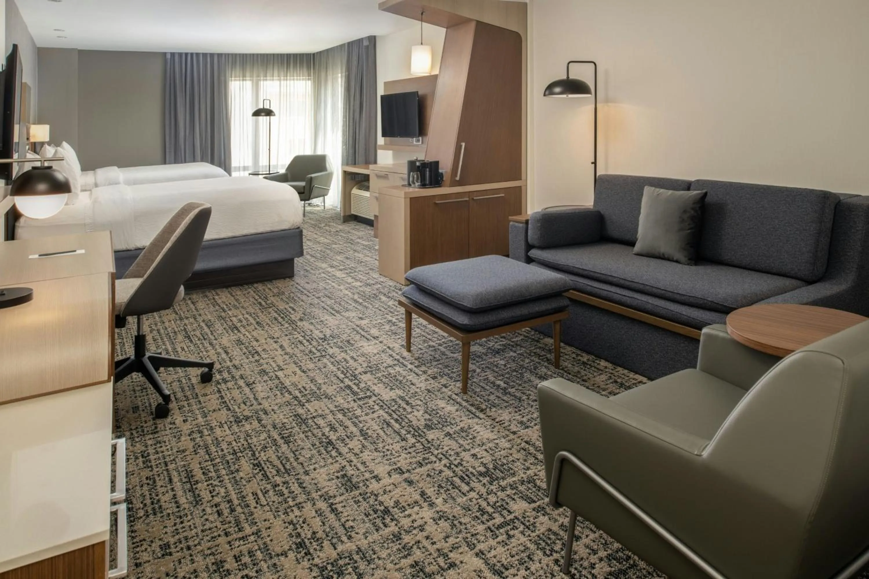 Bedroom, Bed in Courtyard by Marriott Houston City Place