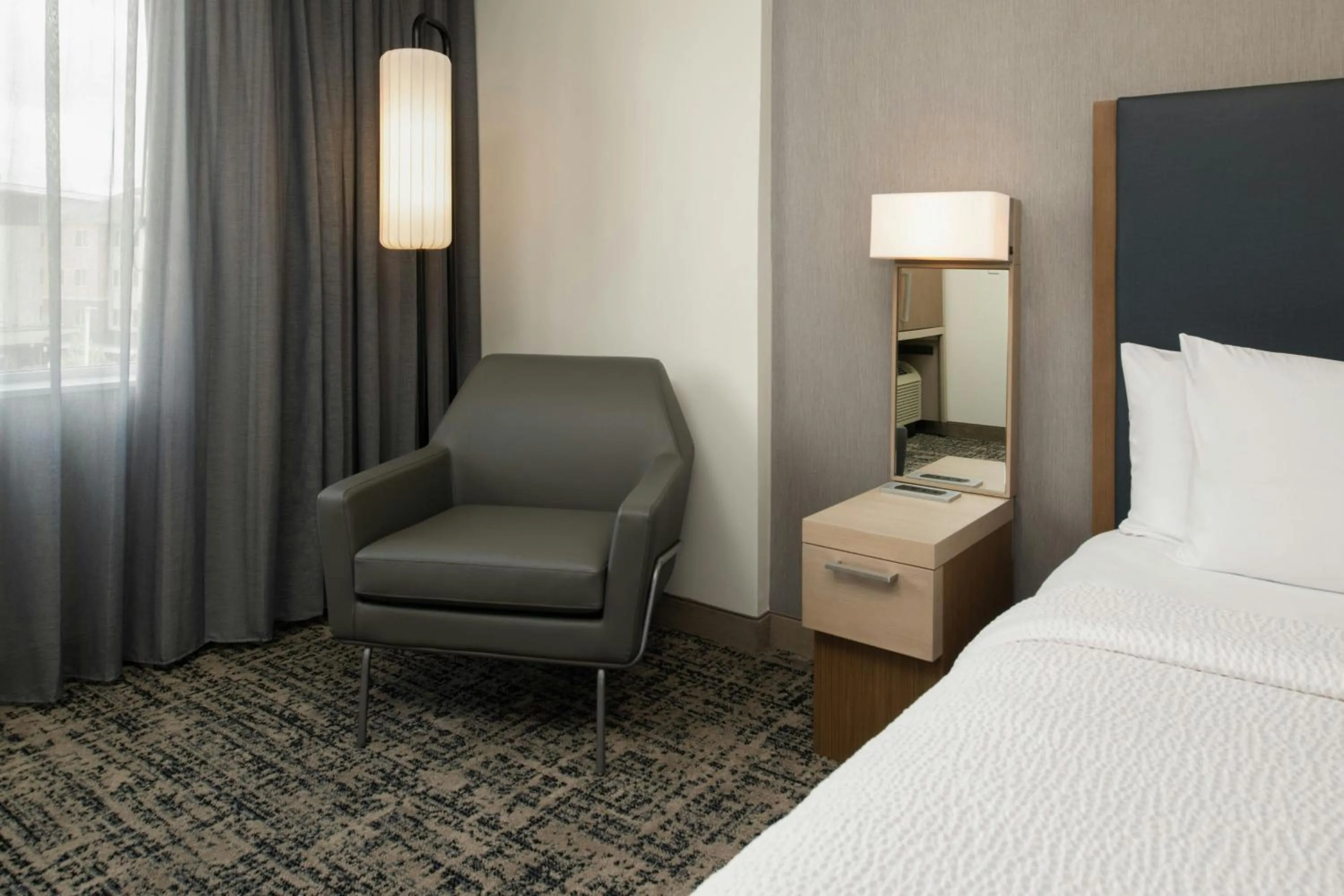 Photo of the whole room, Bed in Courtyard by Marriott Houston City Place