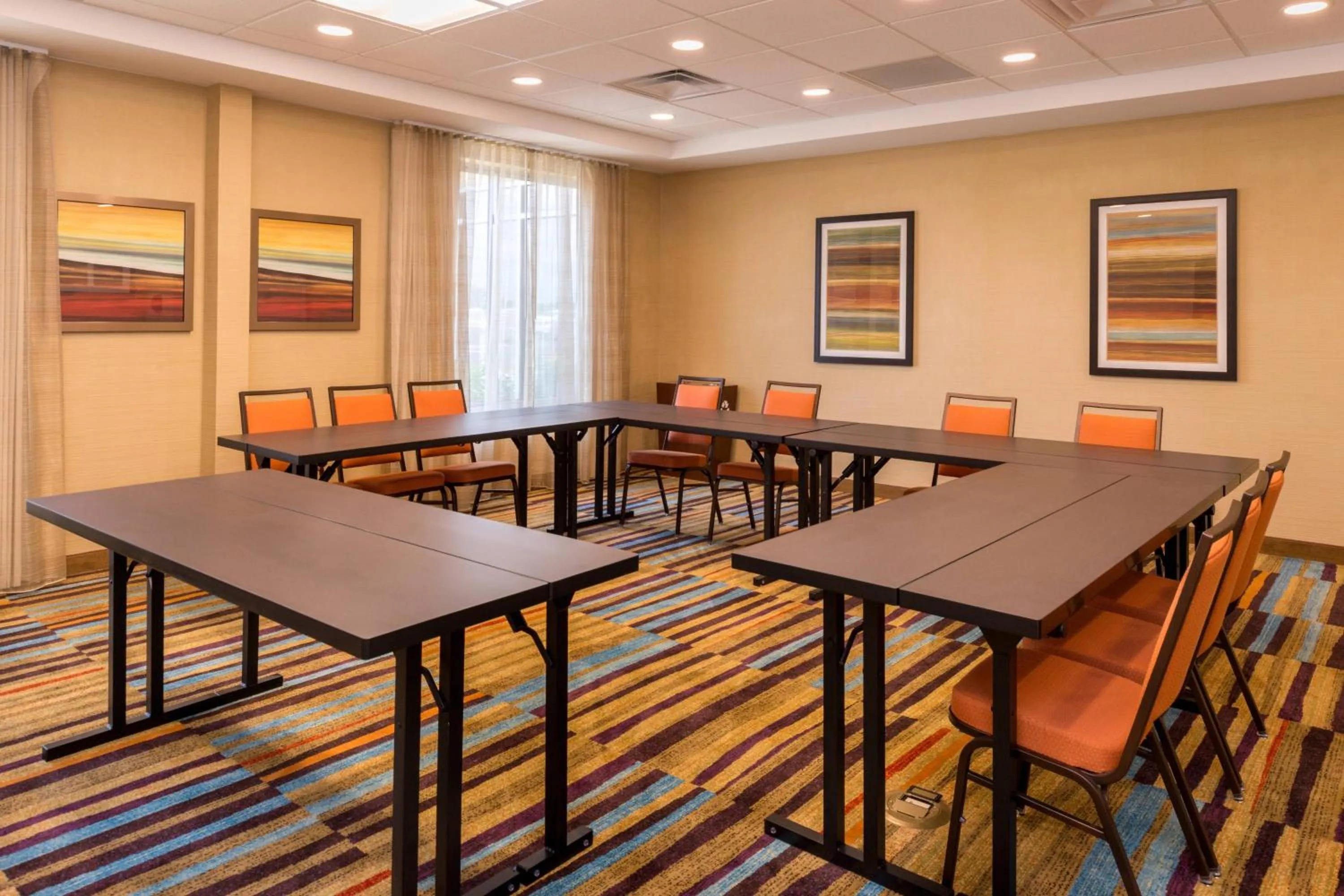 Meeting/conference room in Fairfield Inn & Suites by Marriott Huntington