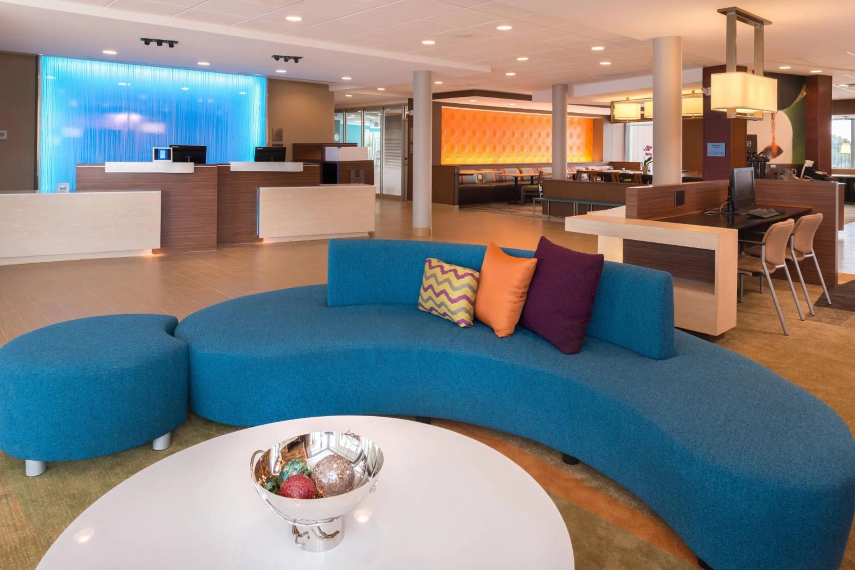 Lobby or reception in Fairfield Inn & Suites by Marriott Huntington