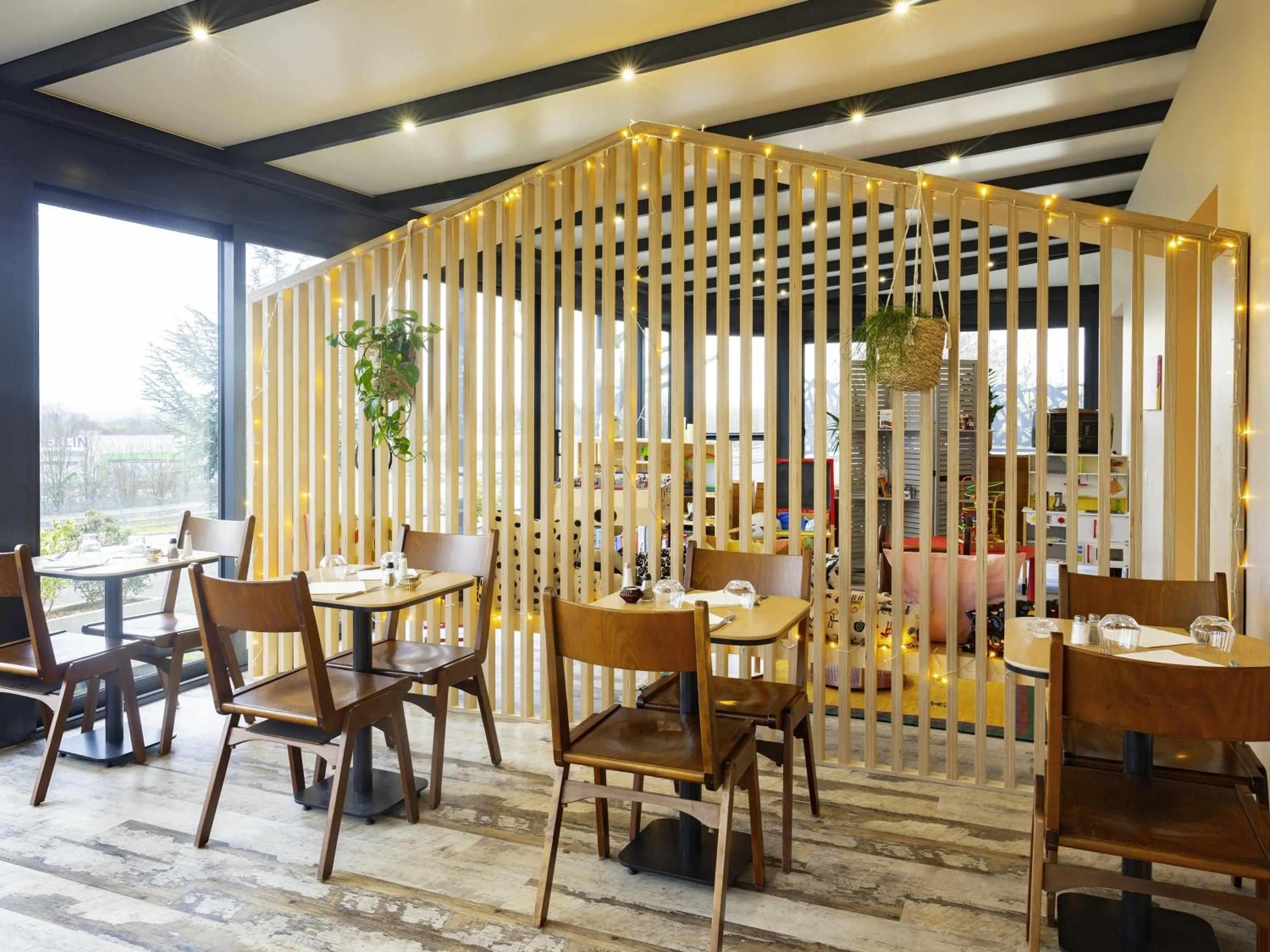 Restaurant/places to eat in greet Hotel Nancy Sud