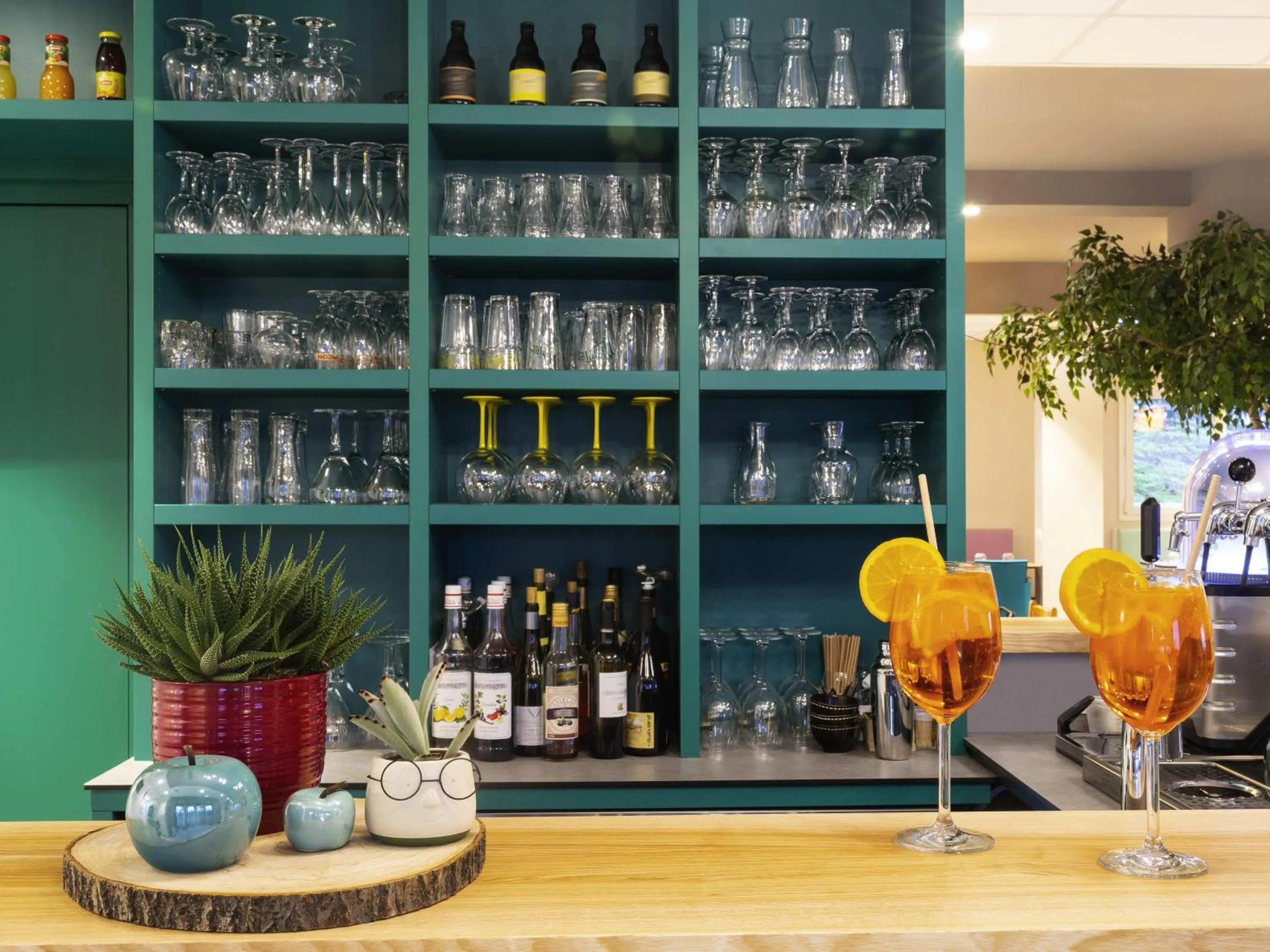 Lounge or bar in greet Hotel Nancy Sud