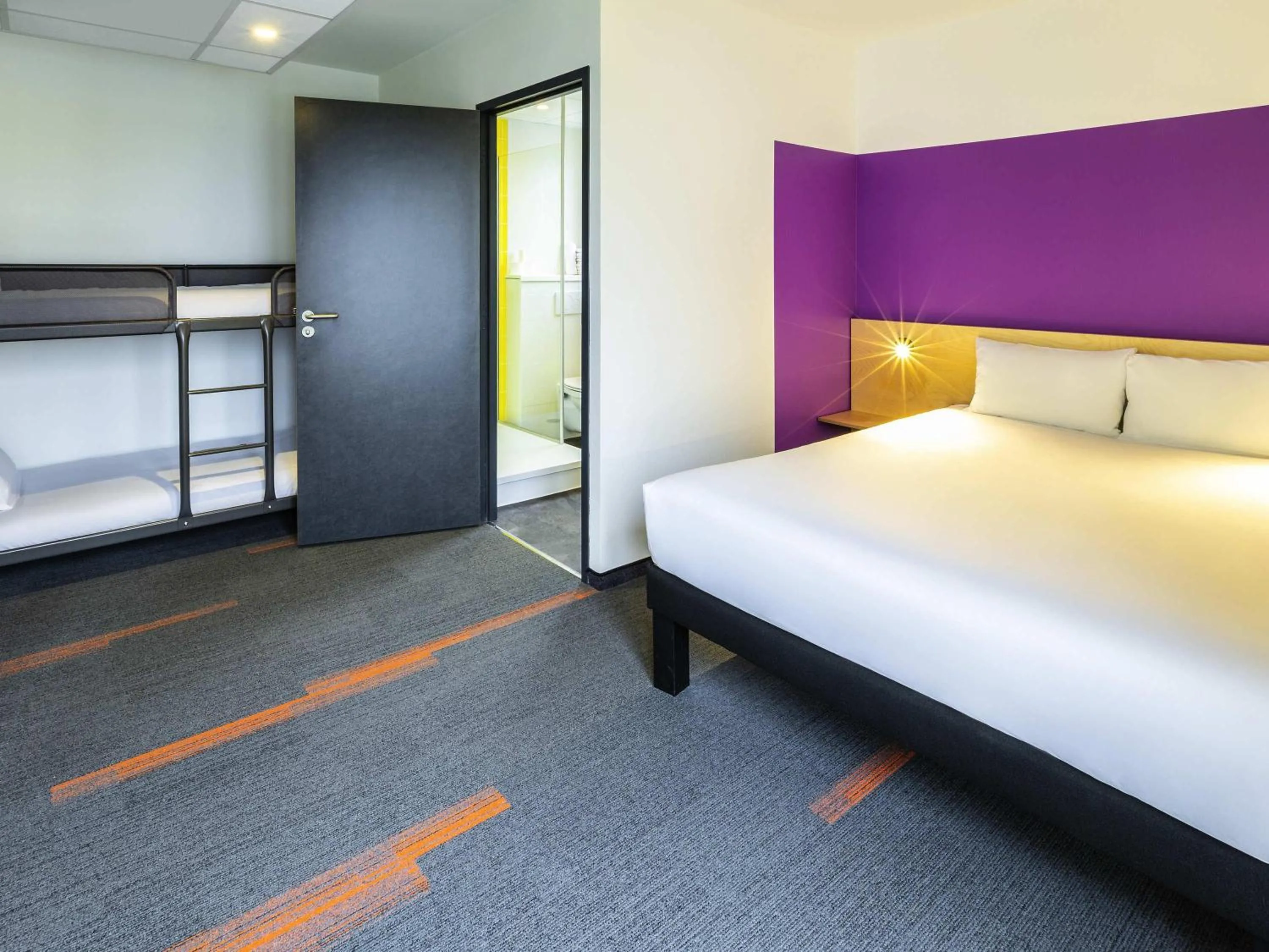 Bedroom, Bed in greet Hotel Nancy Sud