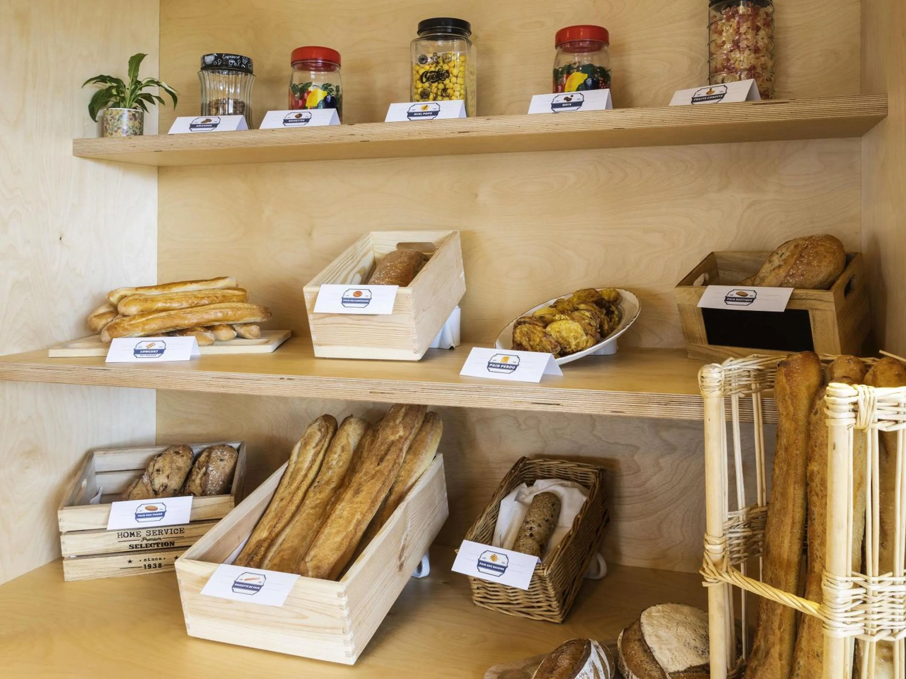 Breakfast in greet Hotel Nancy Sud