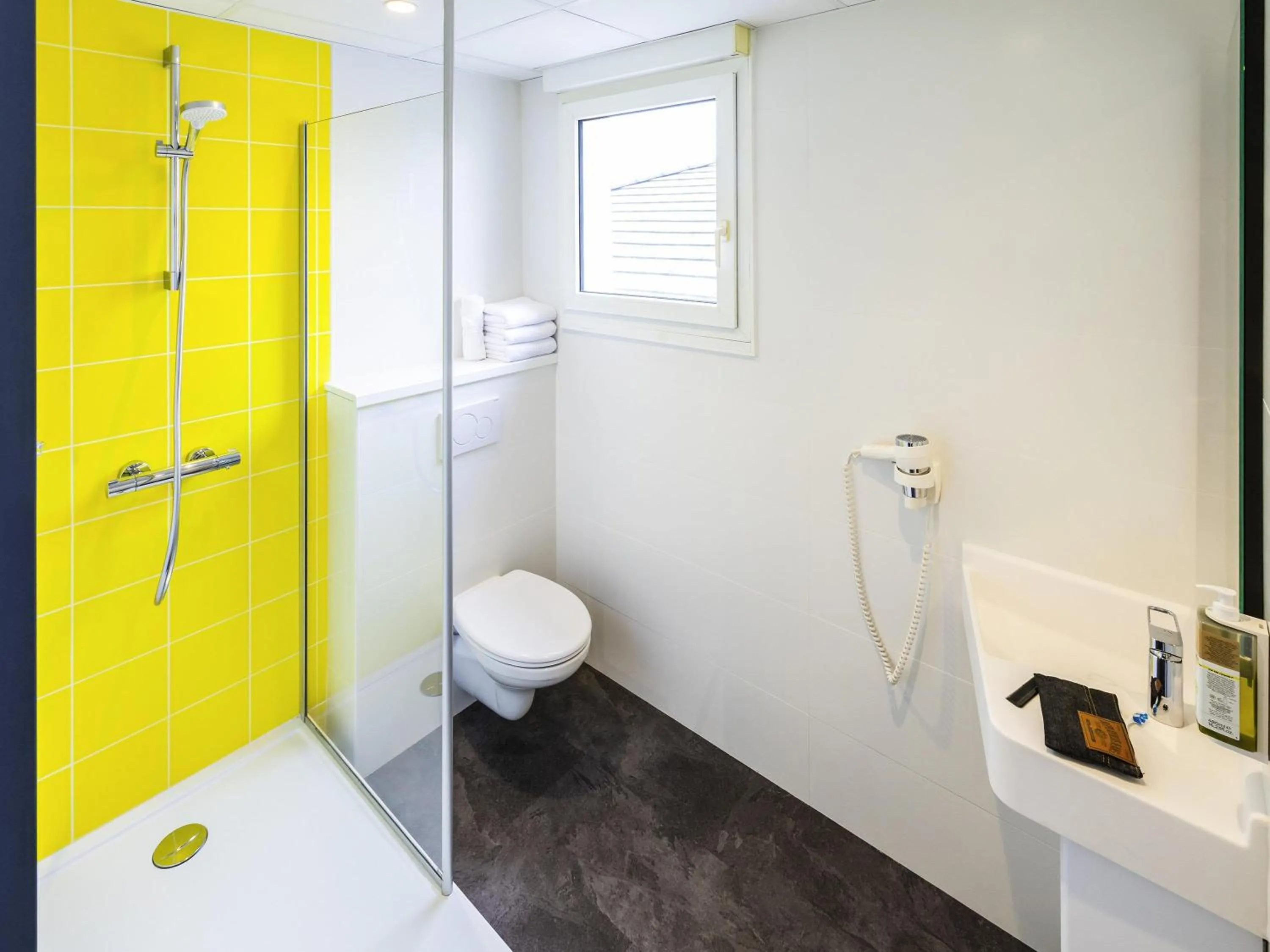 Bedroom in greet Hotel Nancy Sud