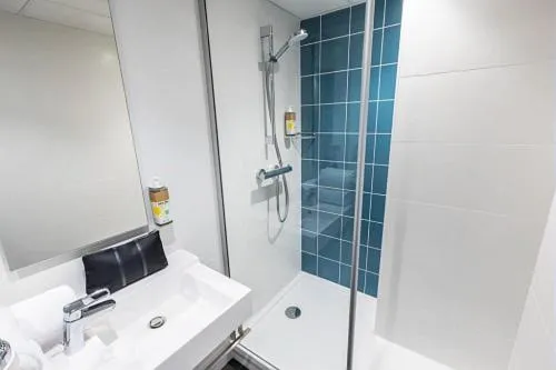 Bathroom in greet Hotel Nancy Sud