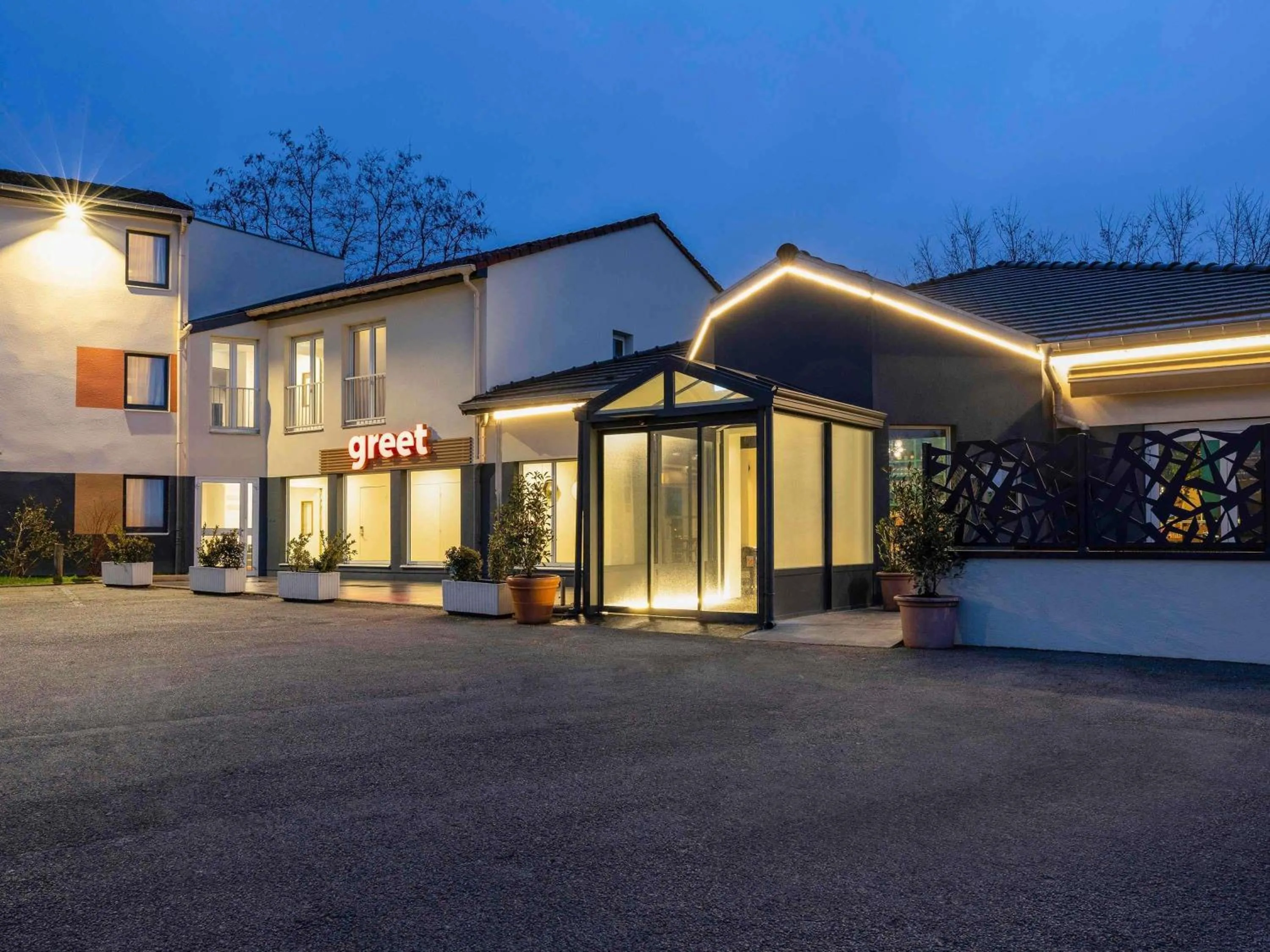 Property building in greet Hotel Nancy Sud