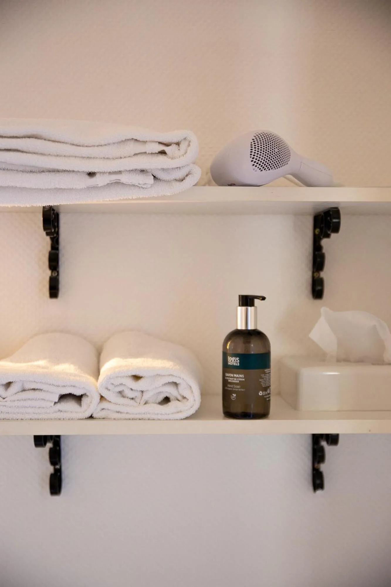 Bedroom in Hôtel Restaurant Du Château