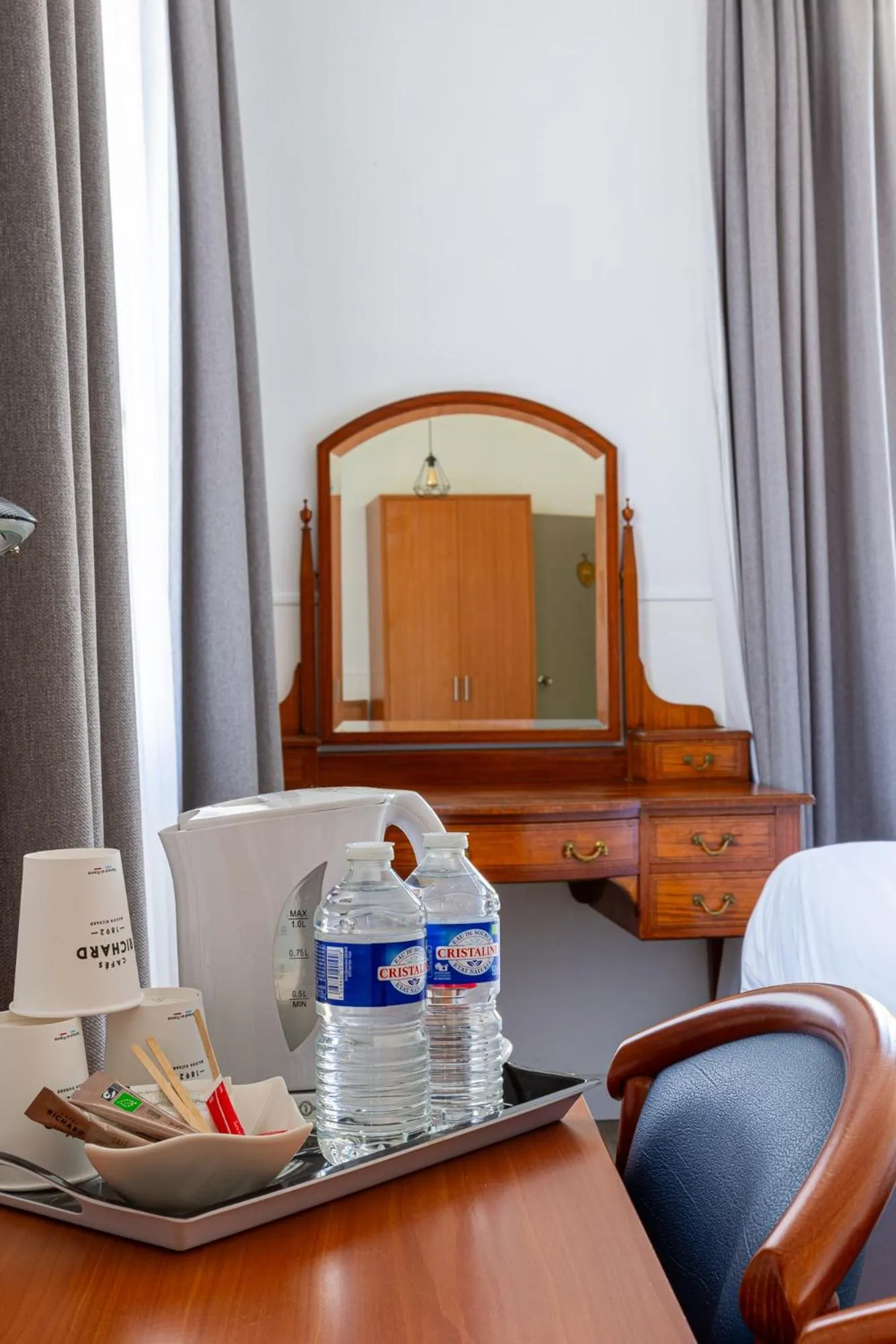 Bedroom in Hôtel Restaurant Du Château
