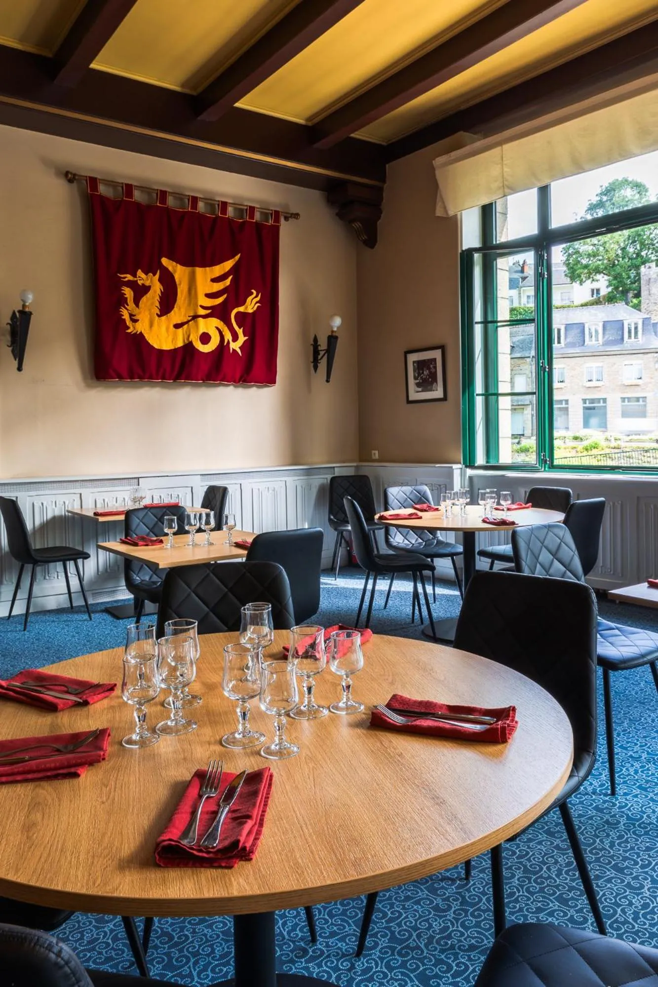 Restaurant/places to eat in Hôtel Restaurant Du Château