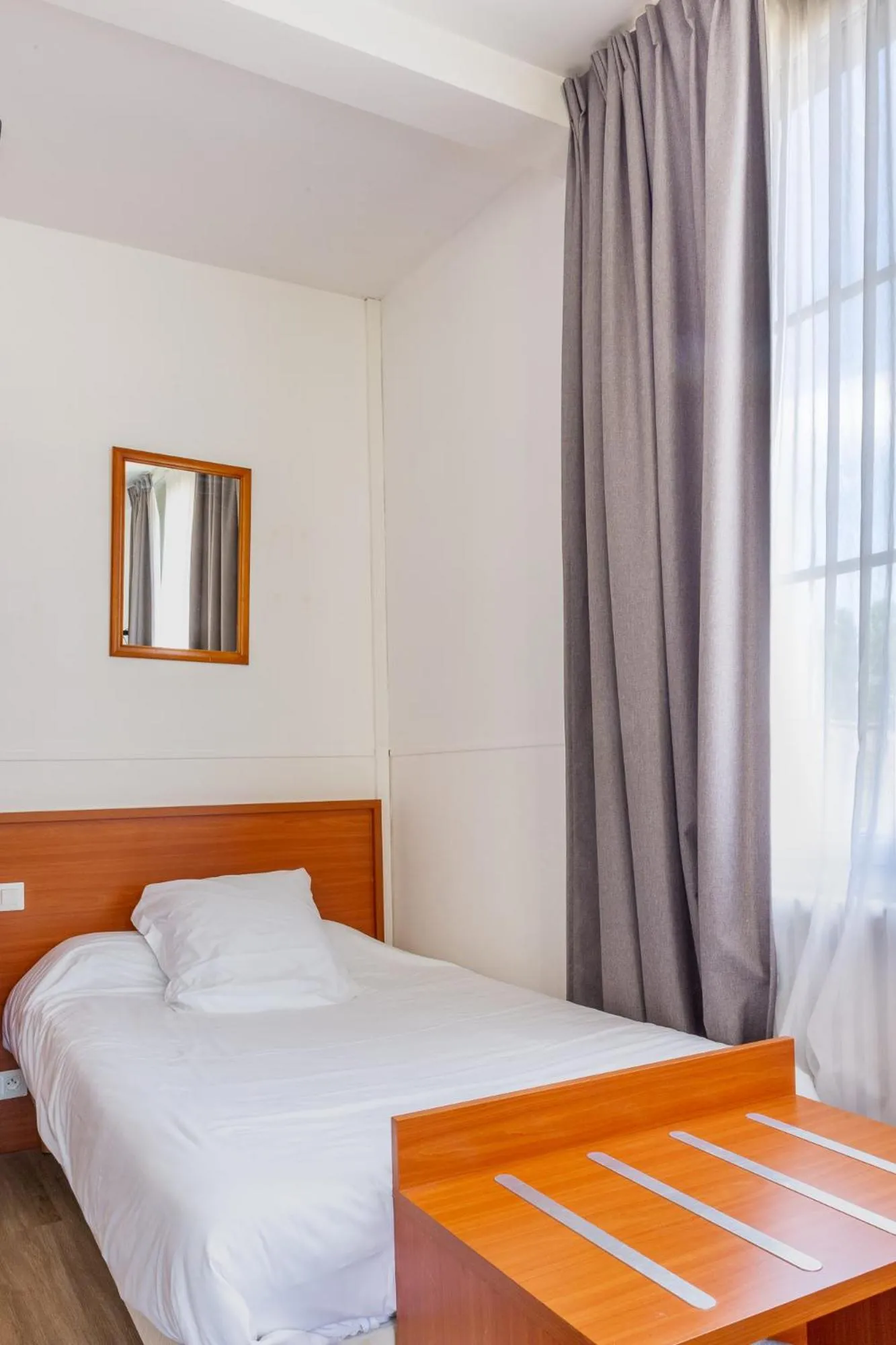 Bedroom, Bed in Hôtel Restaurant Du Château