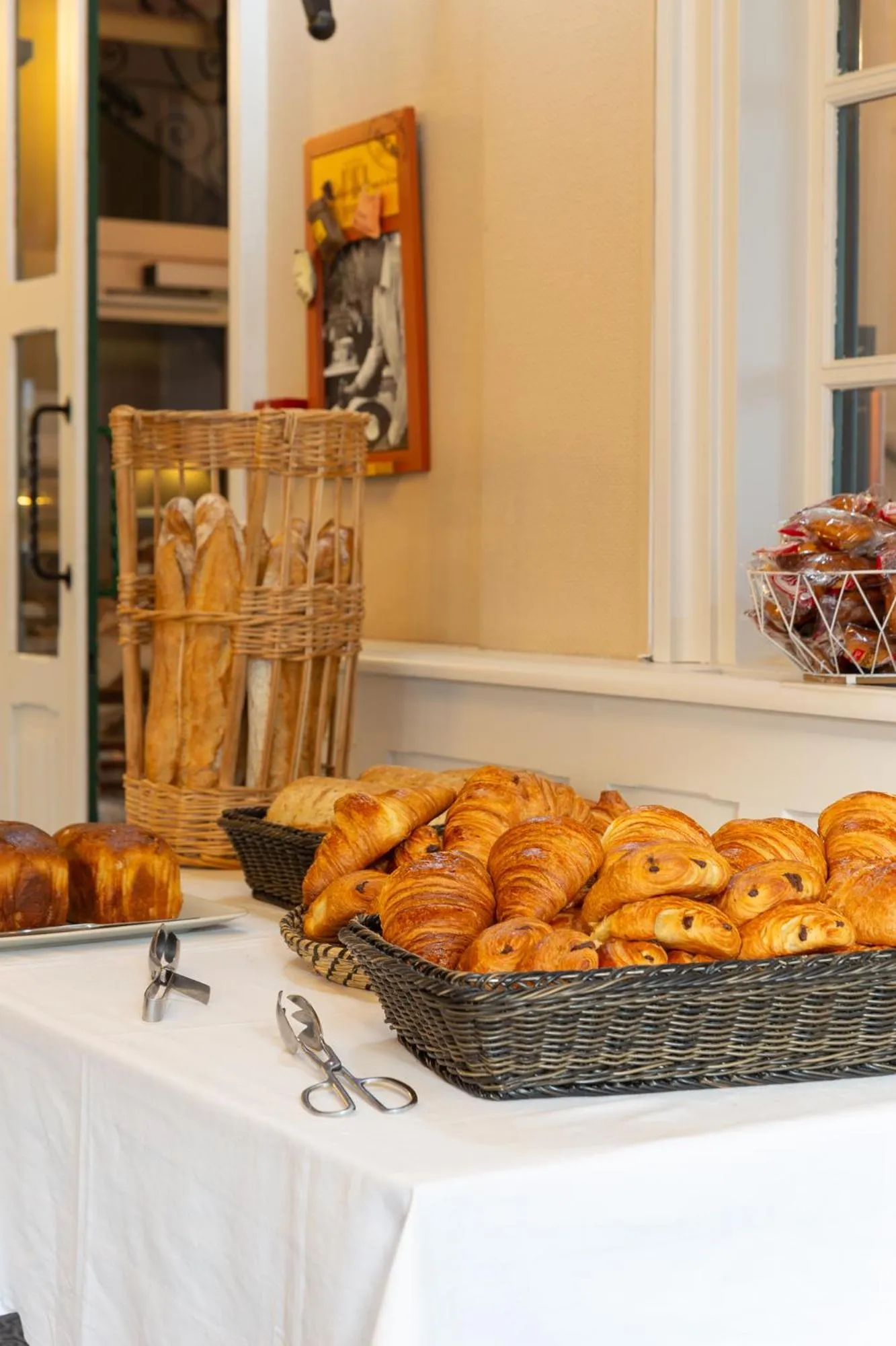 Breakfast in Hôtel Restaurant Du Château