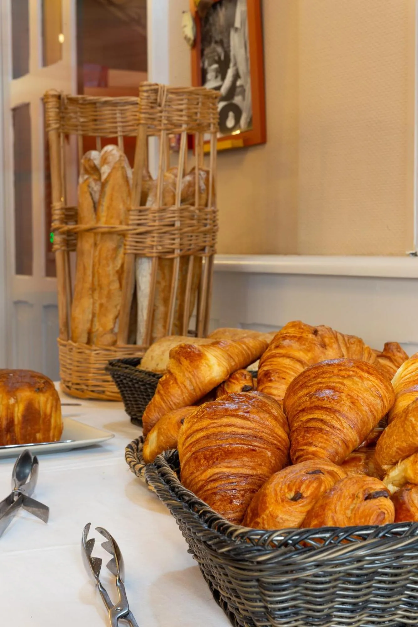 Breakfast in Hôtel Restaurant Du Château