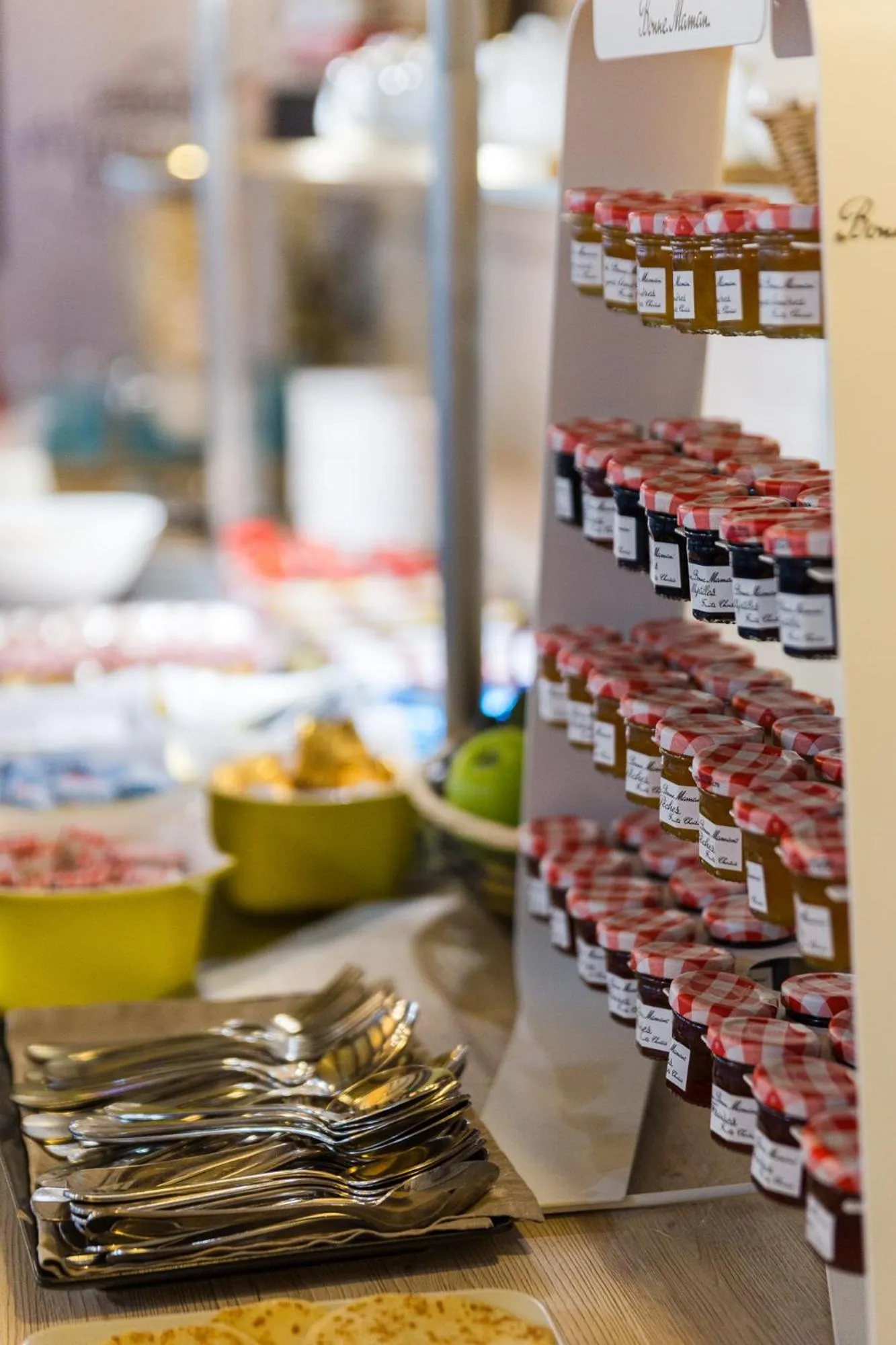Breakfast in Hôtel Restaurant Du Château
