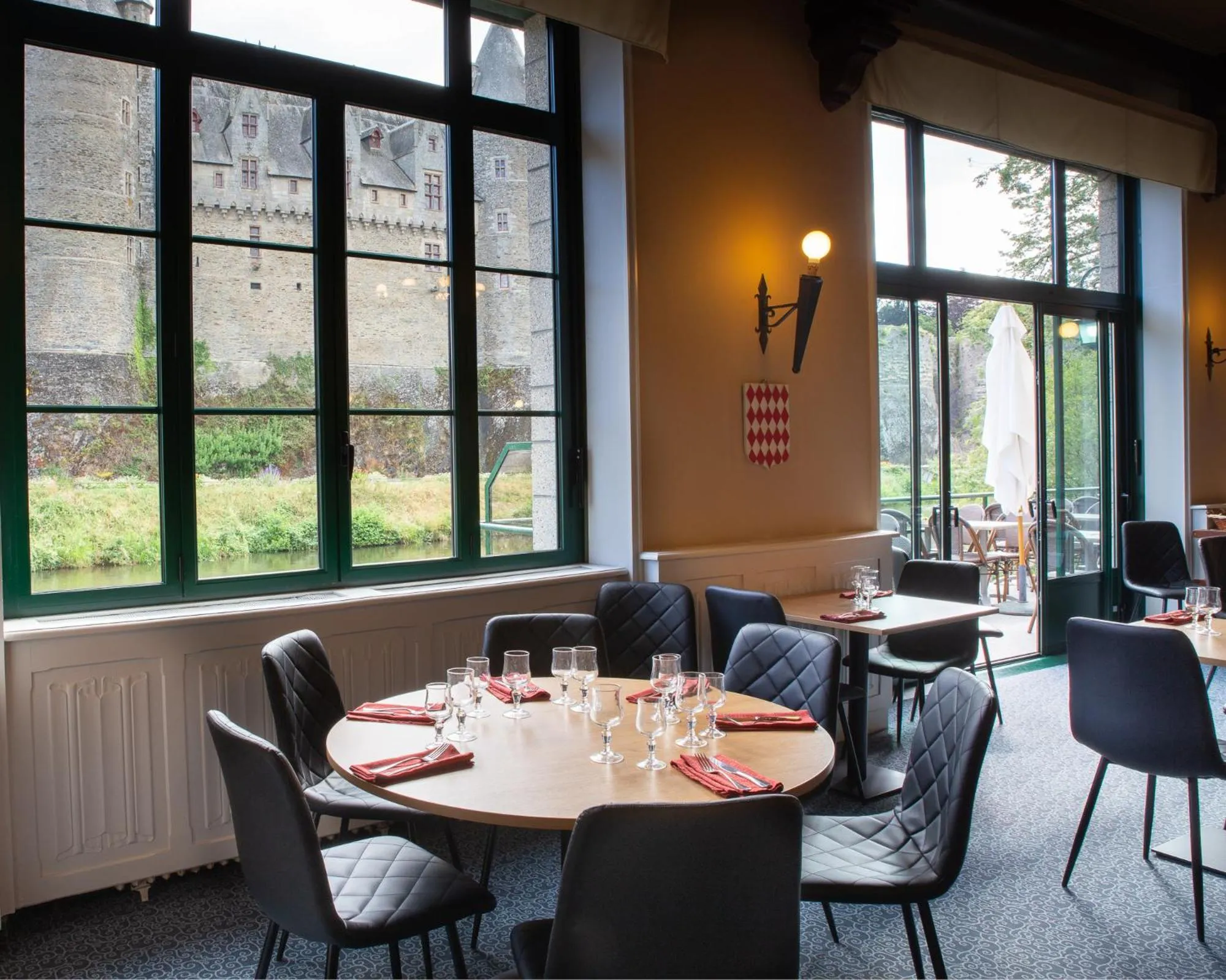 Restaurant/places to eat in Hôtel Restaurant Du Château