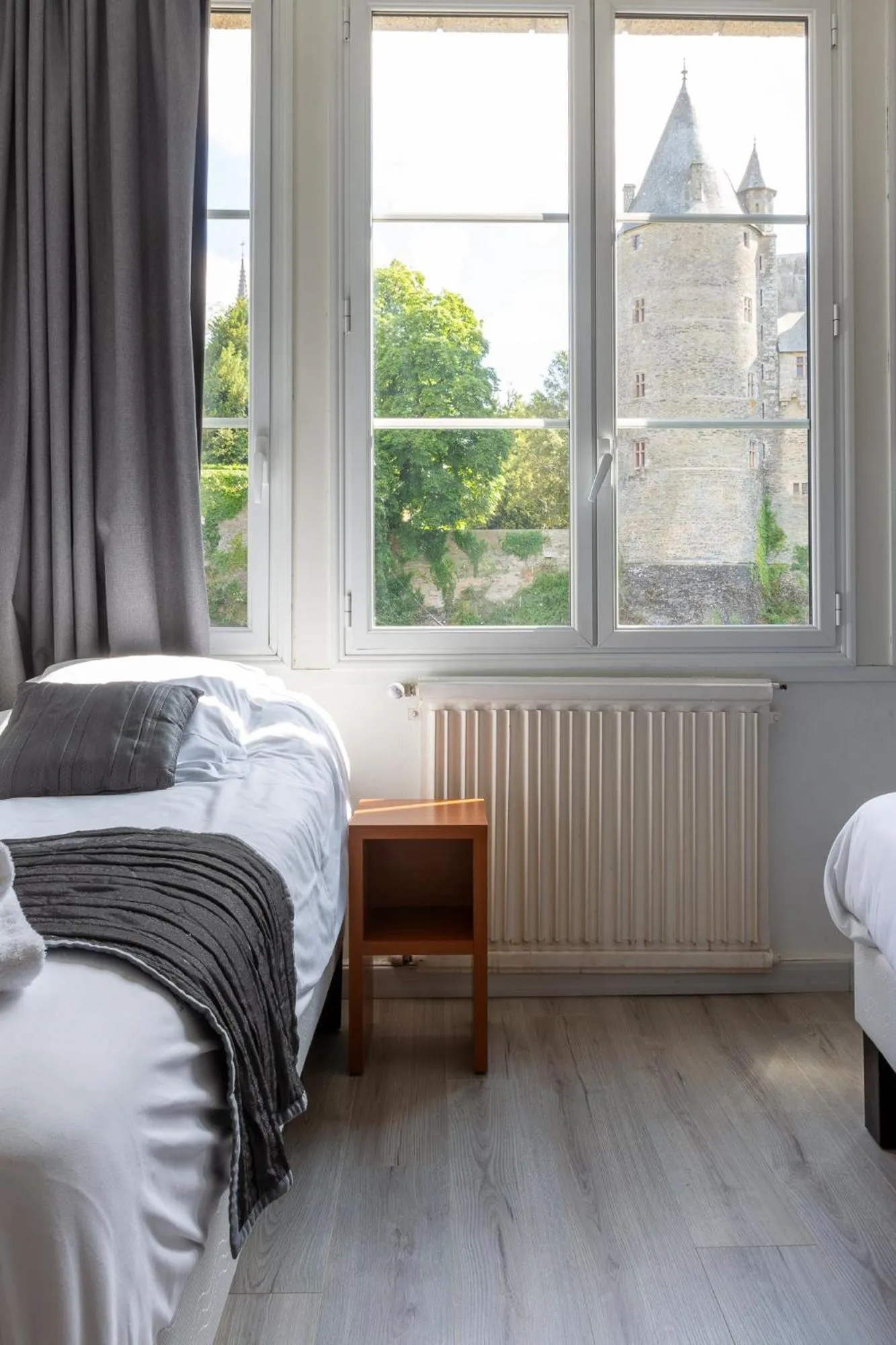 Bedroom, Bed in Hôtel Restaurant Du Château