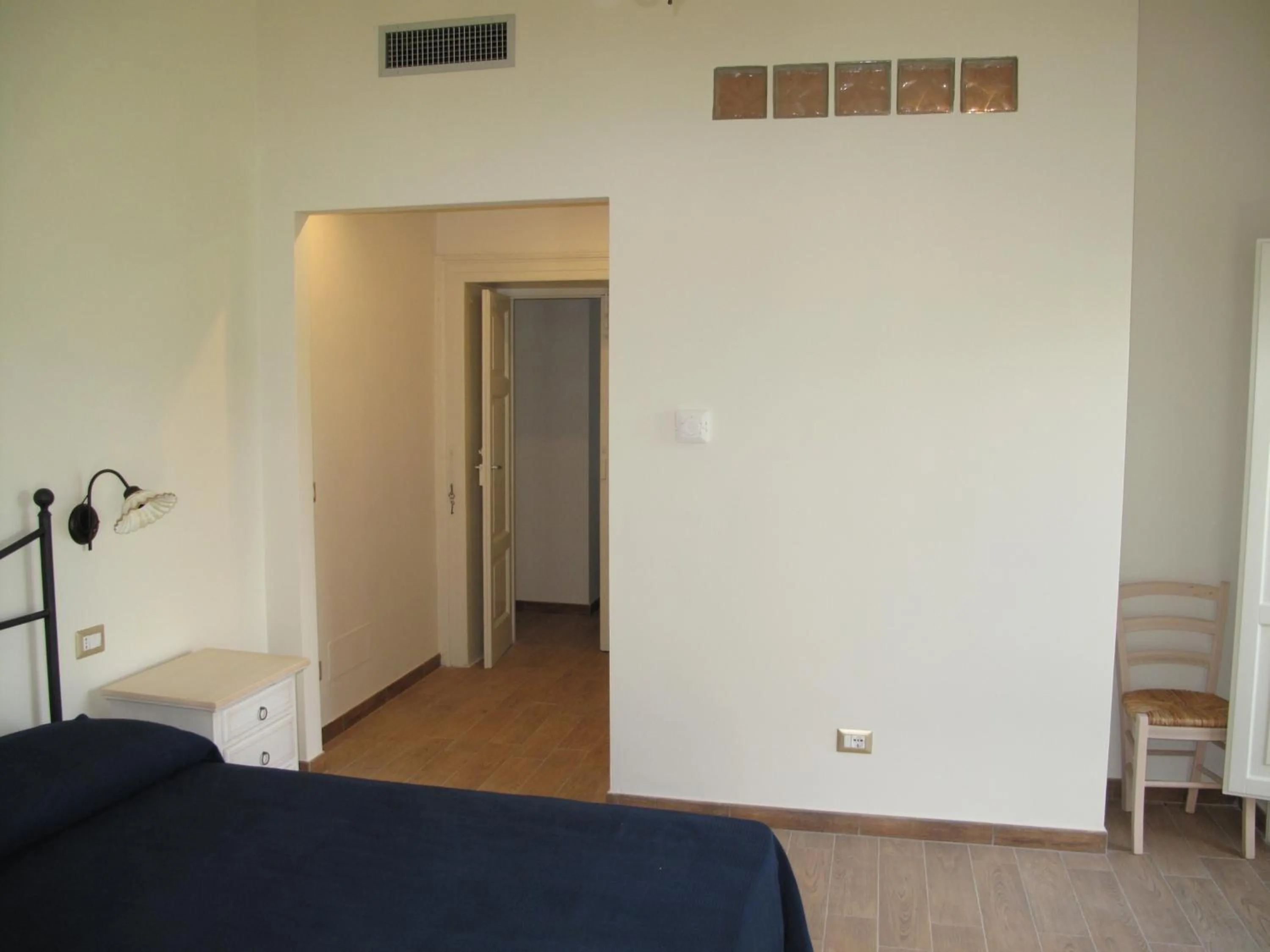 Property building, Bed in Casa Sarlo