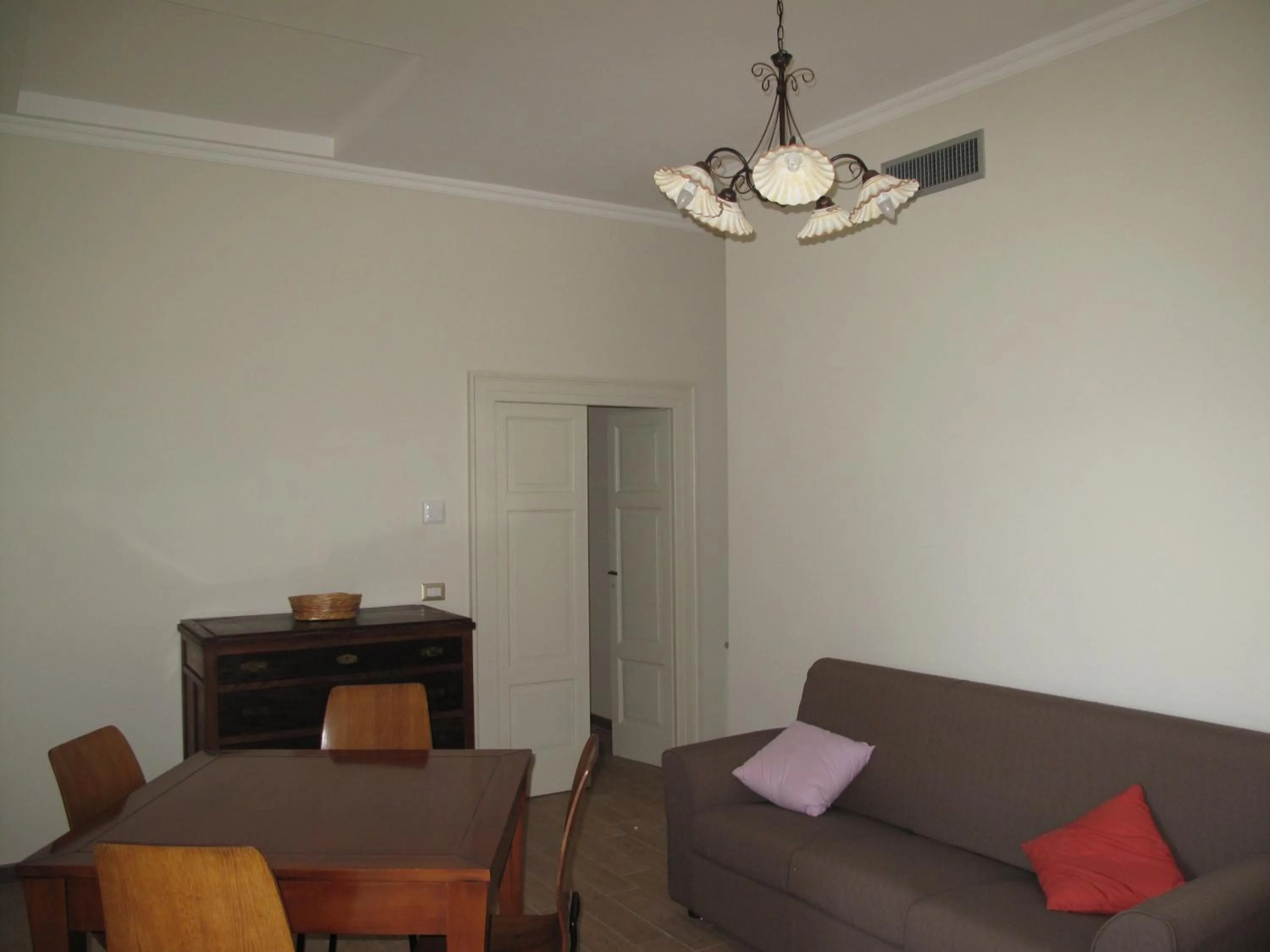 Property building in Casa Sarlo