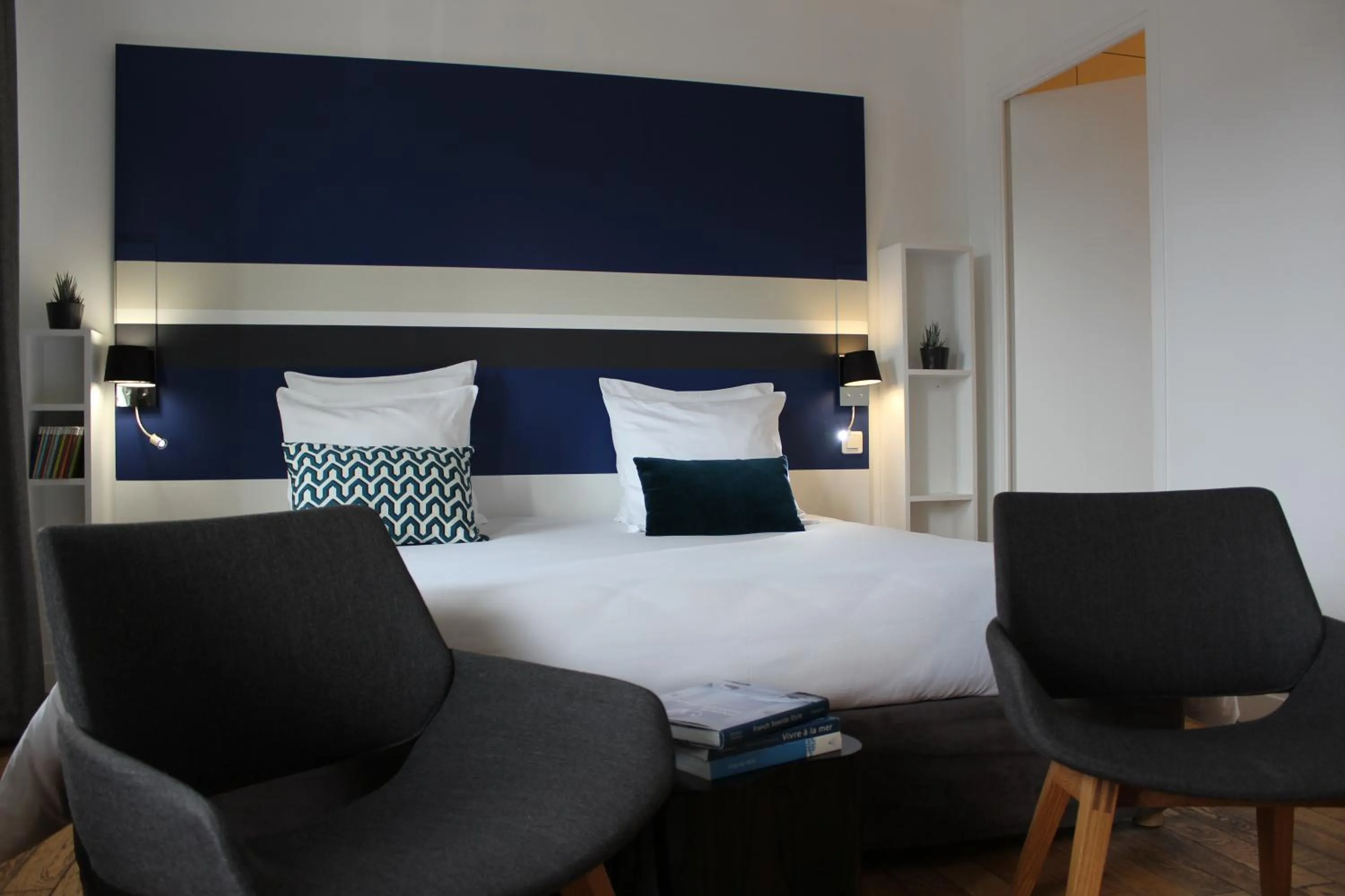 Bedroom, Bed in Hôtel - Spa Les Corderies