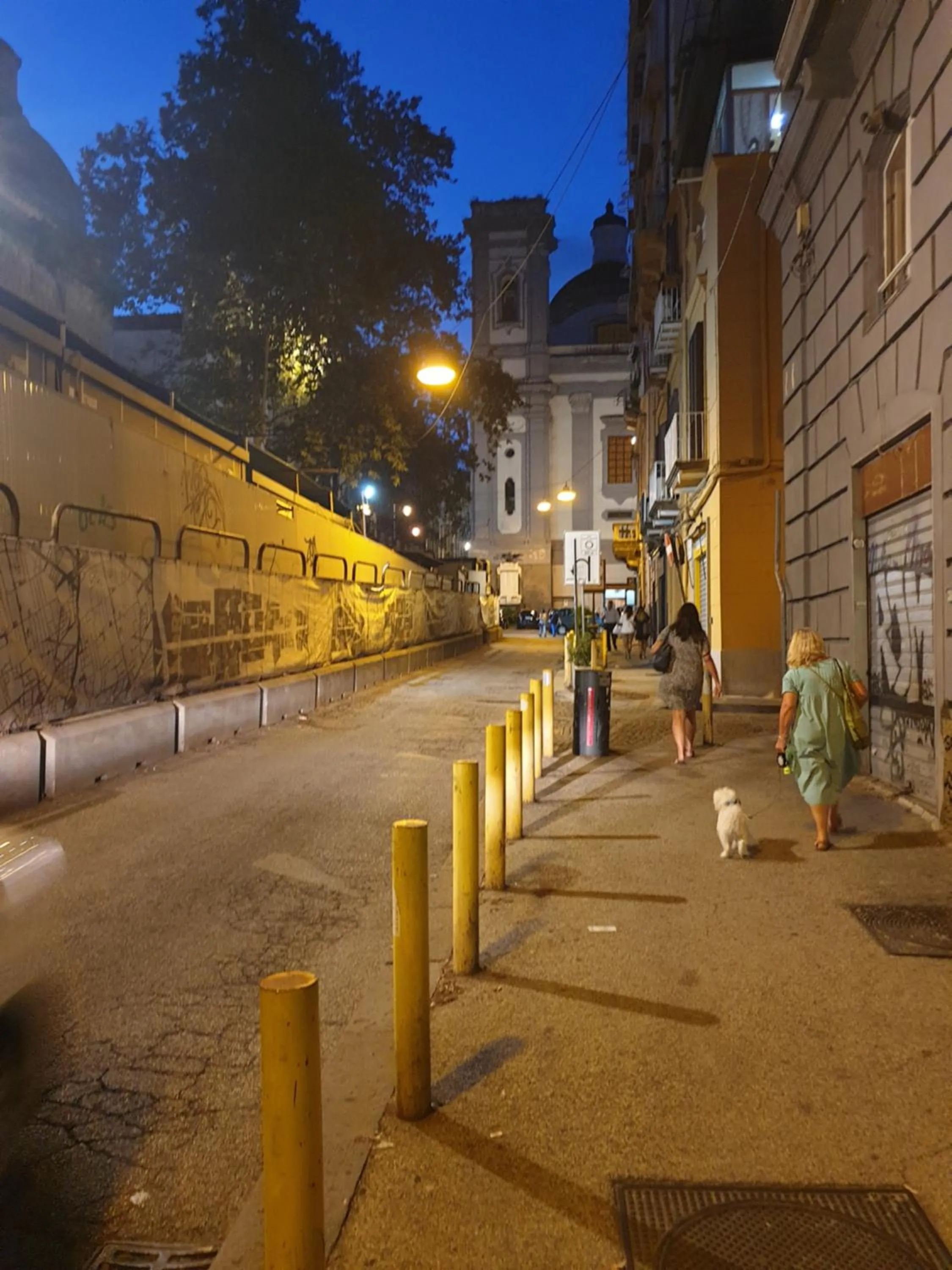 Neighbourhood in Museo Filangieri Suite