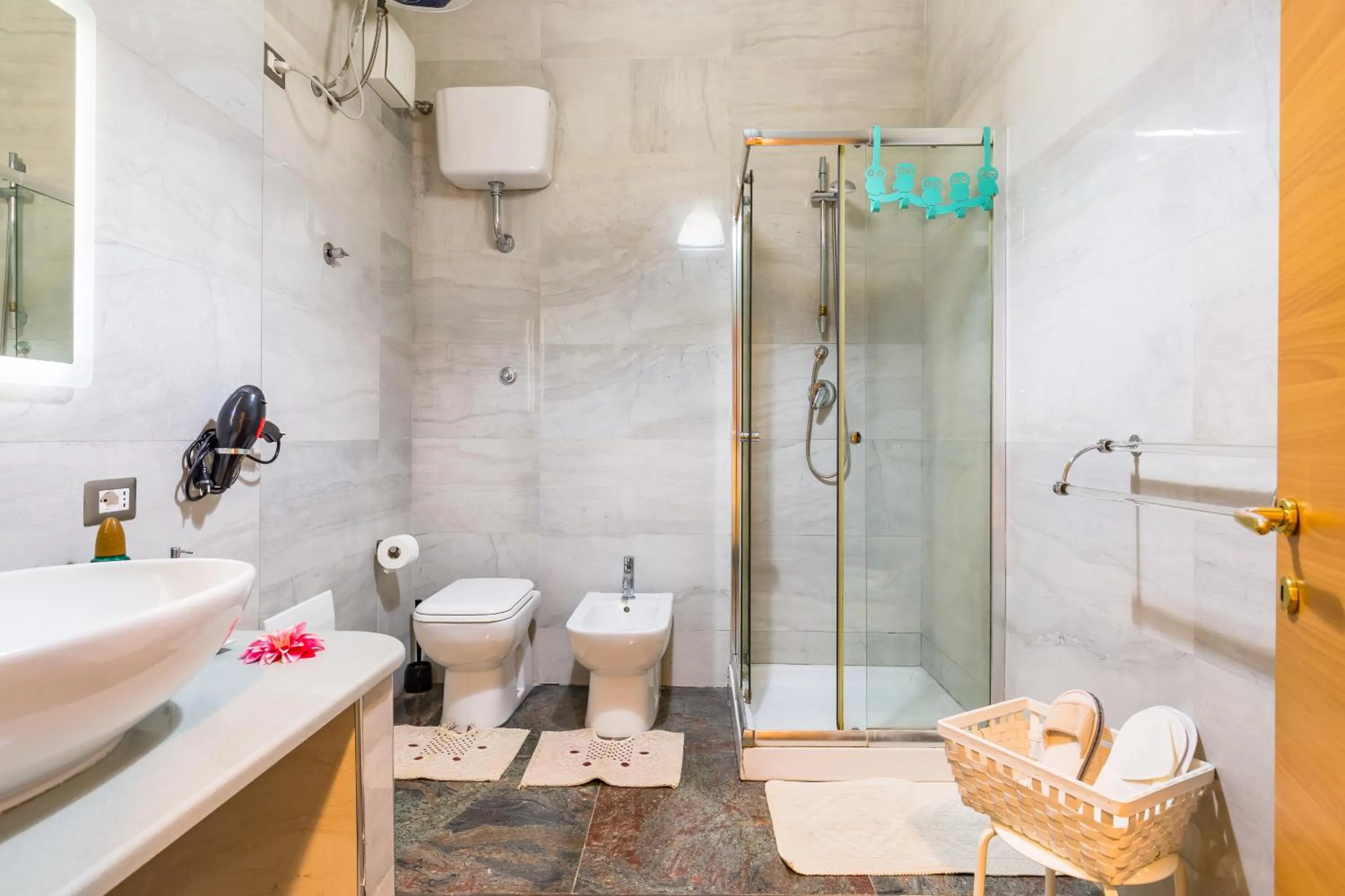 Shower in Museo Filangieri Suite