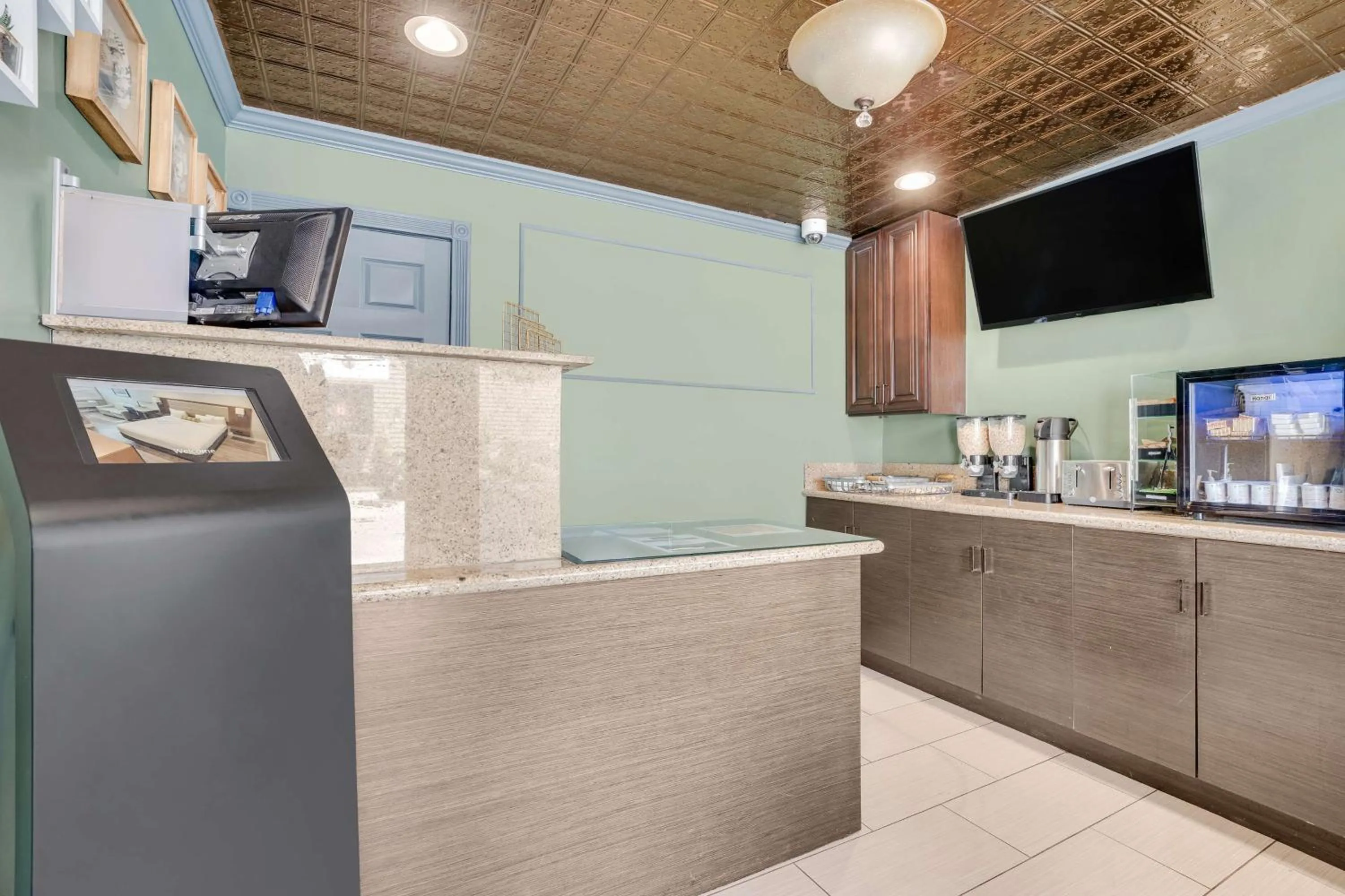 Lobby or reception in Travelodge by Wyndham Berkeley