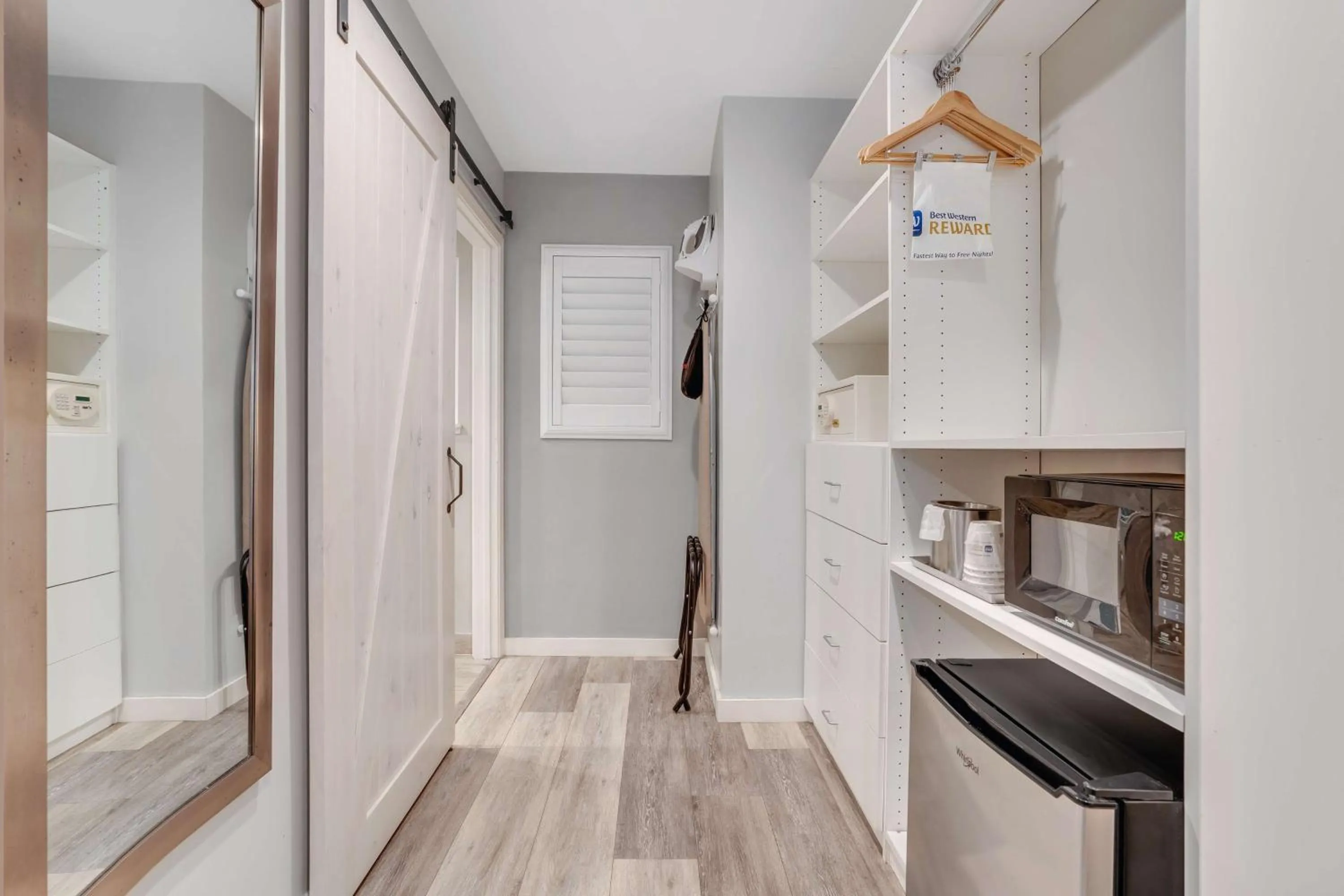 Bedroom in Travelodge by Wyndham Berkeley