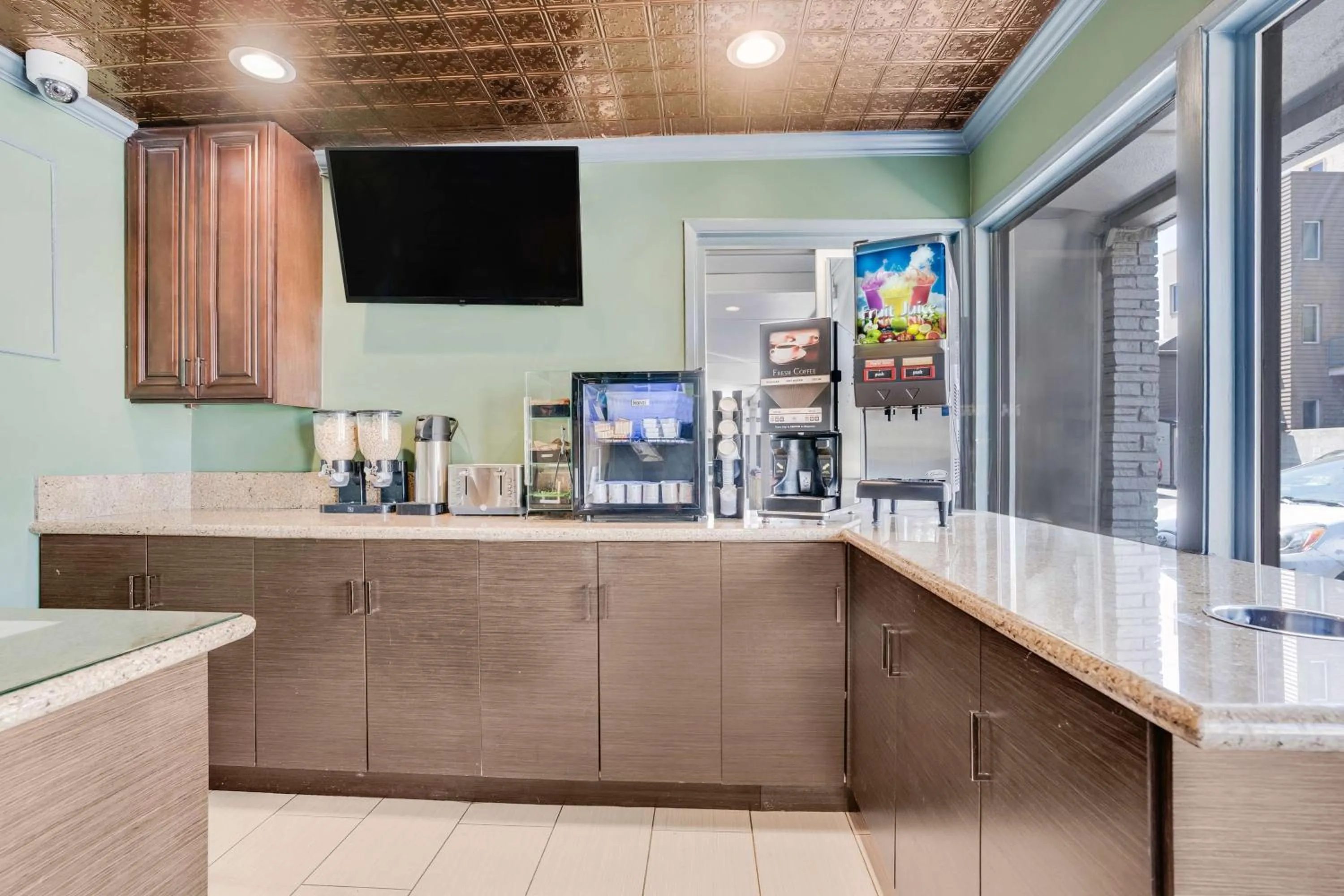 Lobby or reception in Travelodge by Wyndham Berkeley