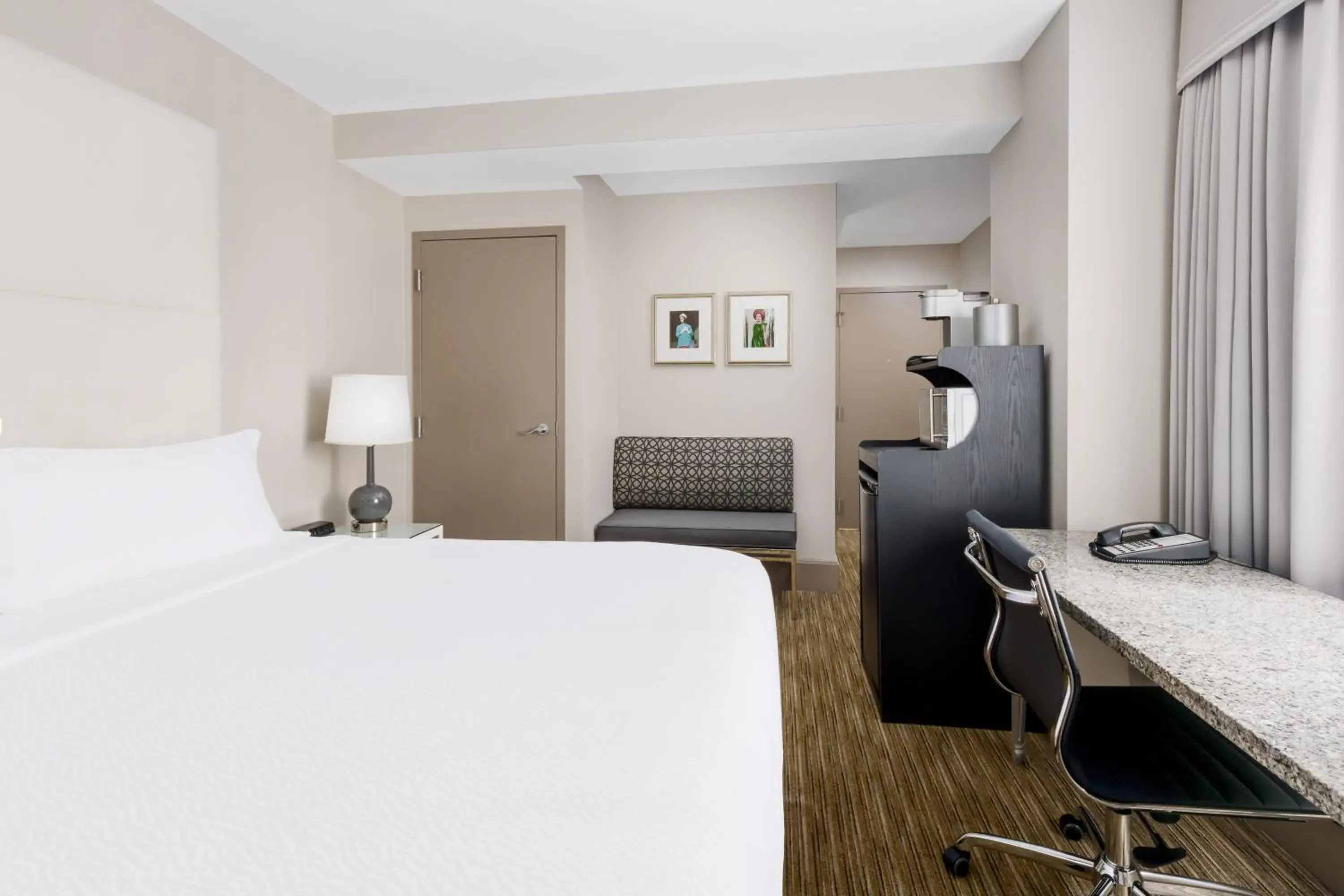 Standard King Room in Holiday Inn Express Chicago - Magnificent Mile by IHG Standard King Room in Holiday Inn Express Chicago - Magnificent Mile by IHG