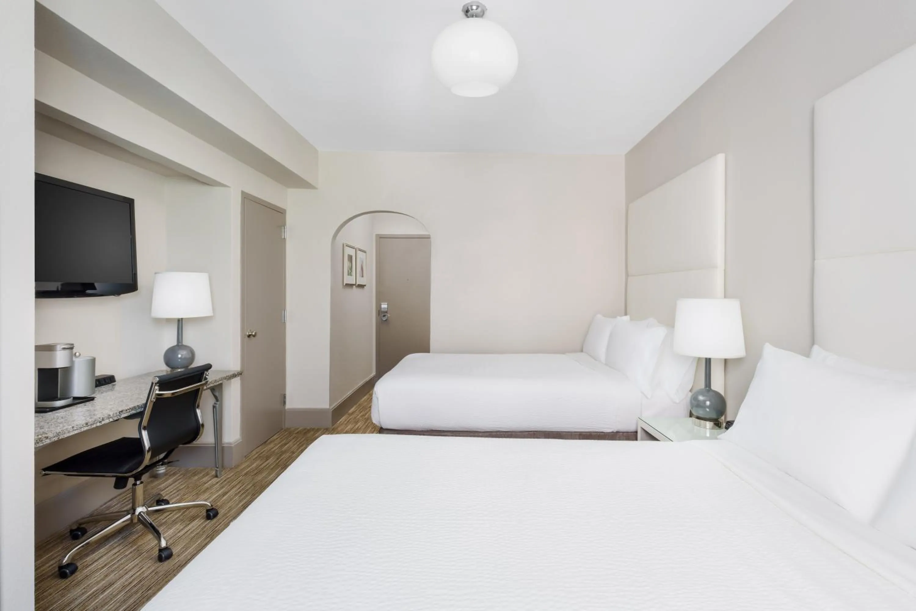Guests, Bed in Holiday Inn Express Chicago - Magnificent Mile by IHG