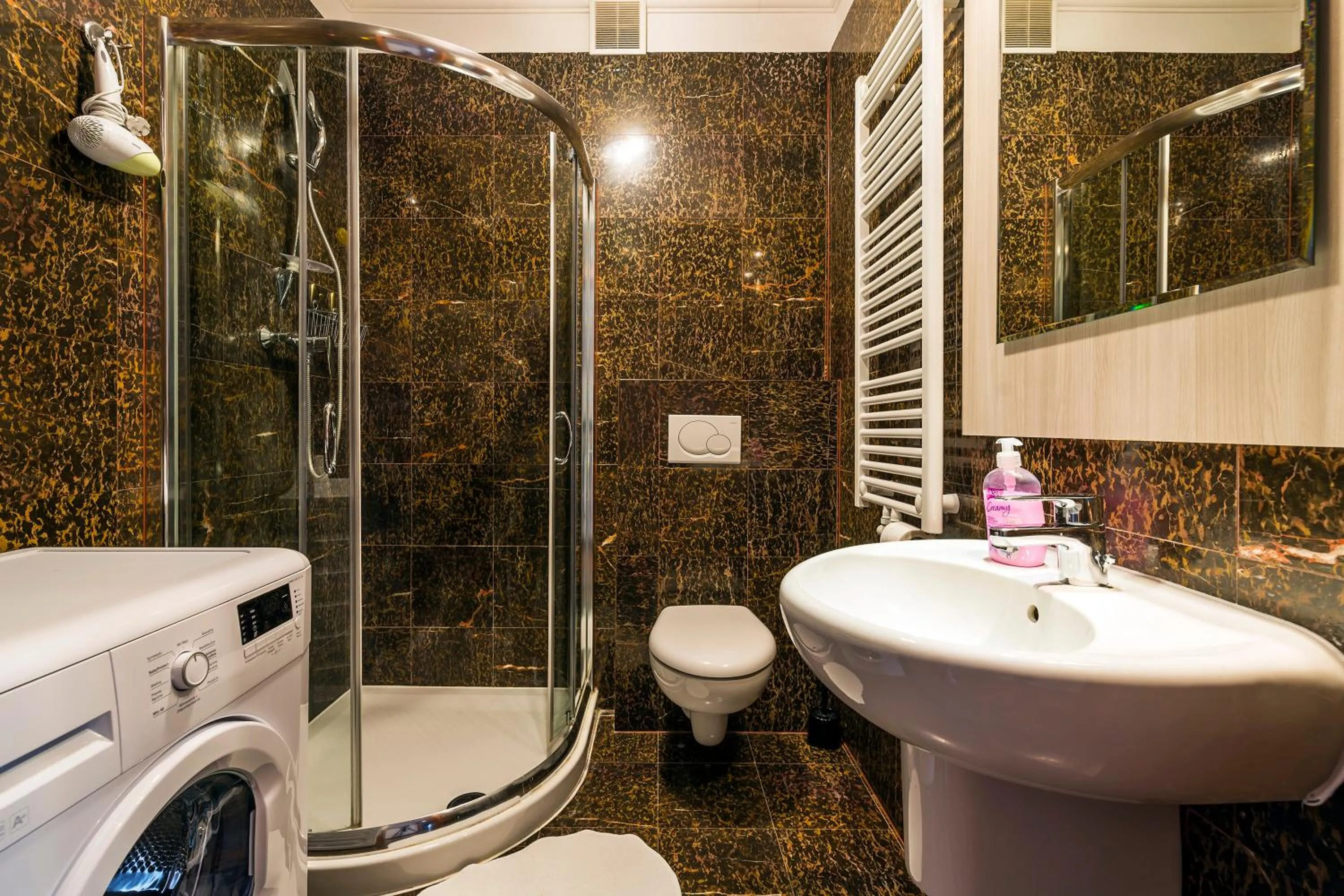 Bathroom in Mala Italia Apartments