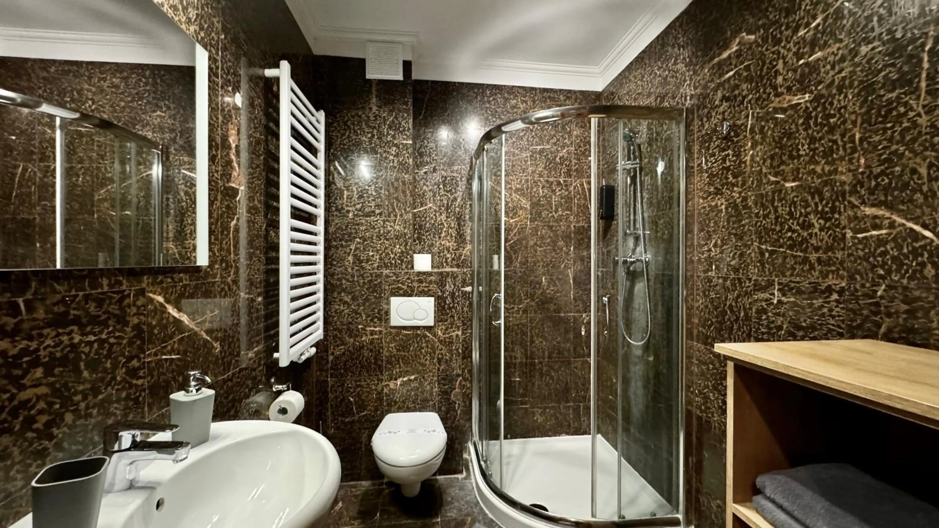 Shower in Mala Italia Apartments