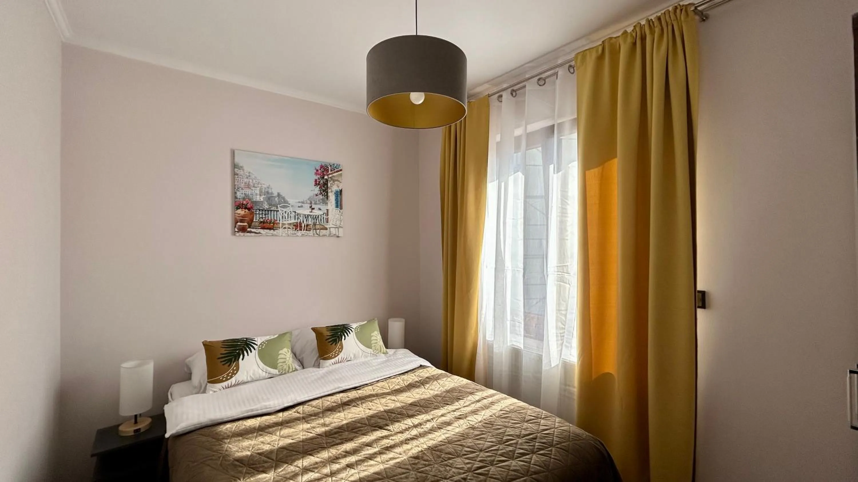 Bed in Mala Italia Apartments