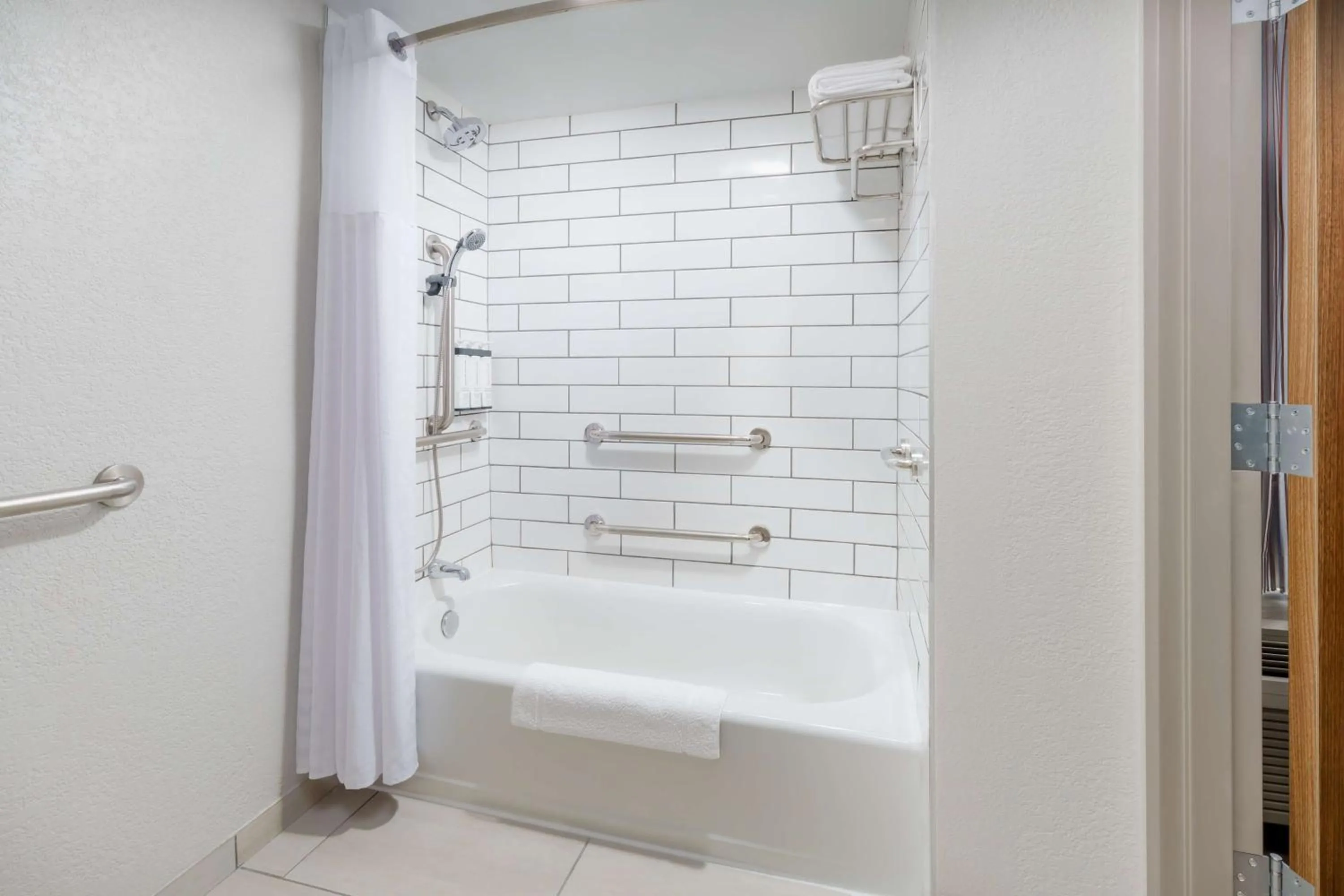 Bathroom in Hyatt Place Orlando / I-Drive / Convention Center