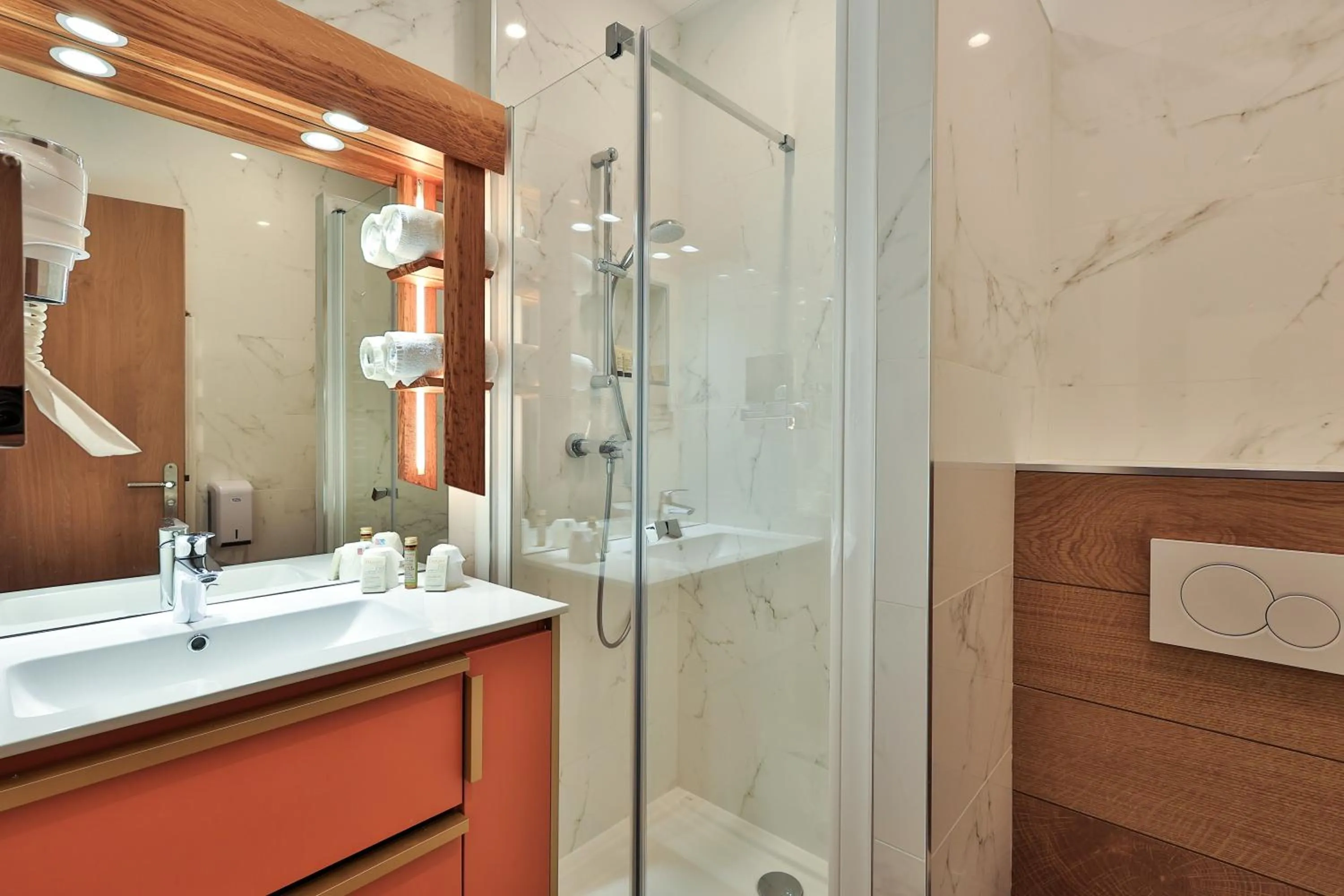 Bathroom in Hôtel Provençal