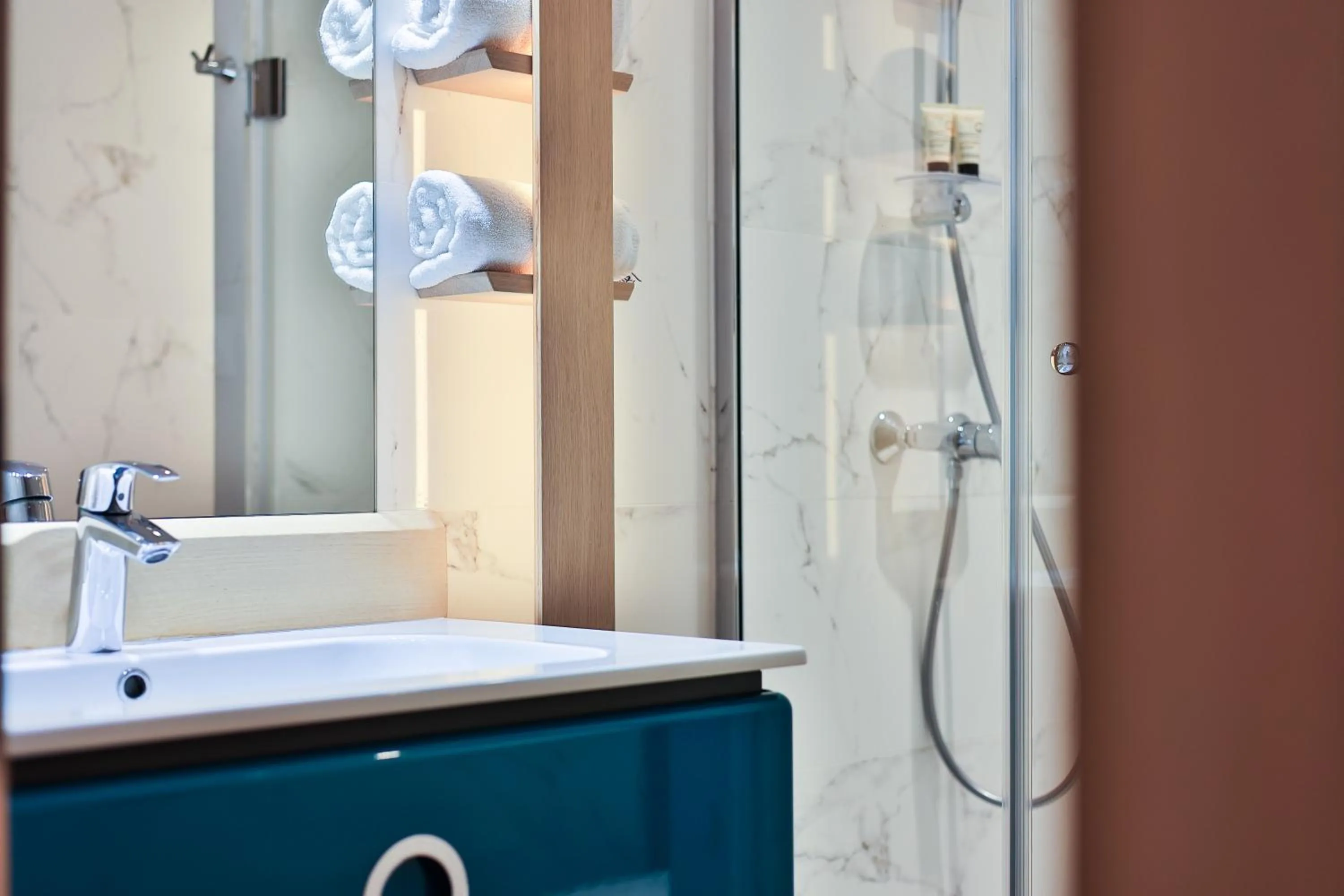 Bathroom in Hôtel Provençal