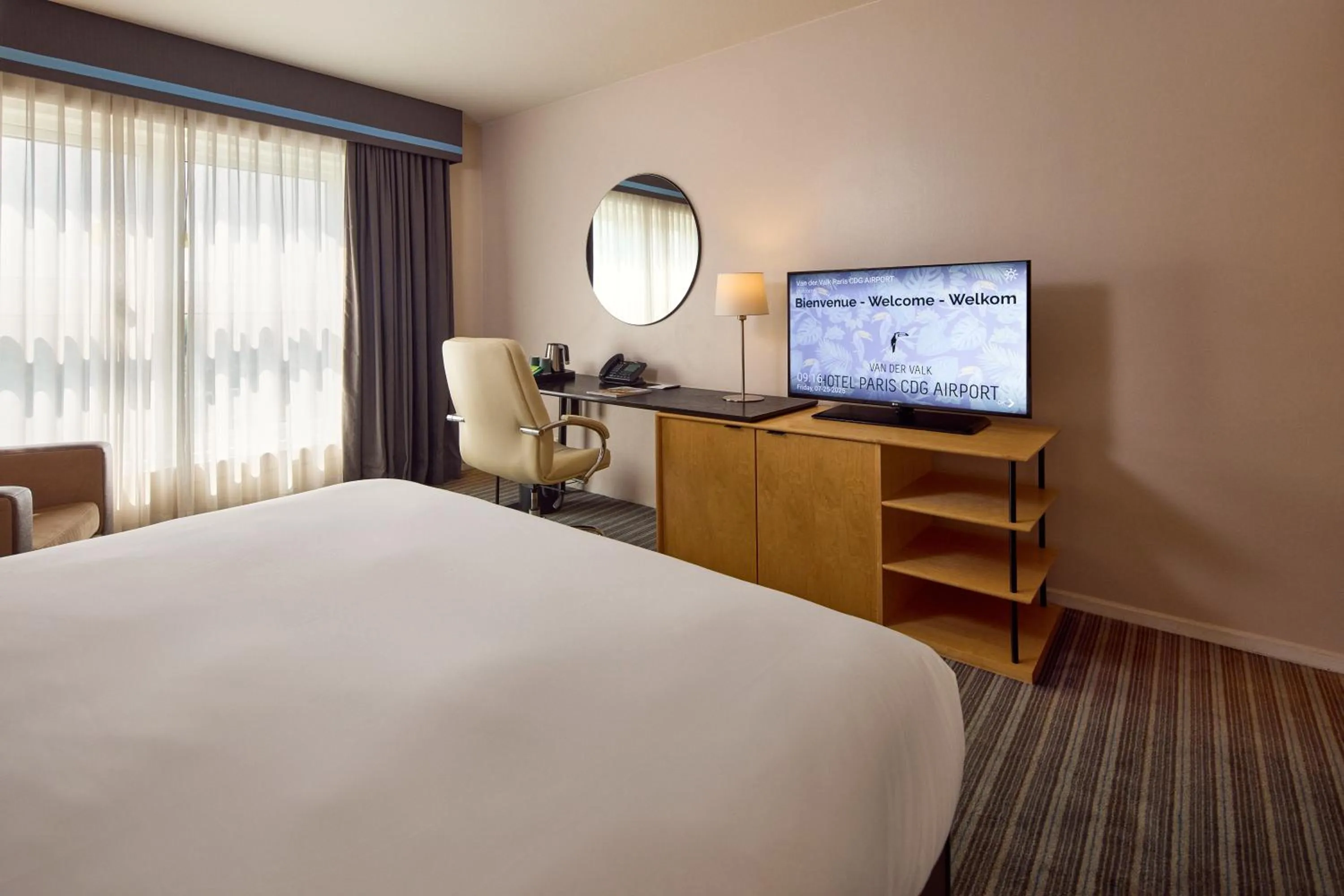 TV and multimedia, Bed in Van der Valk Hotel Paris CDG Airport