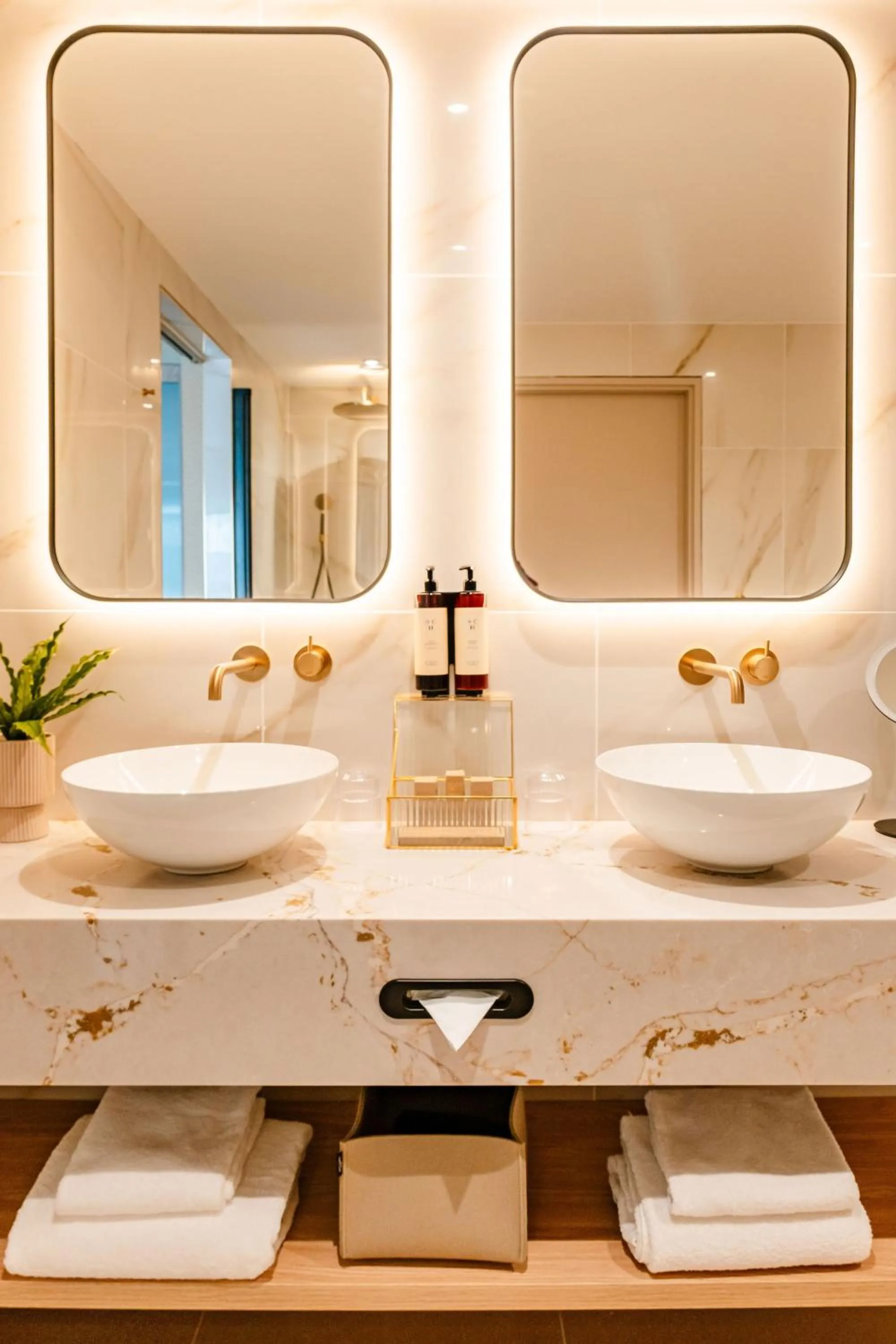 Bathroom in Van der Valk Hotel Paris CDG Airport