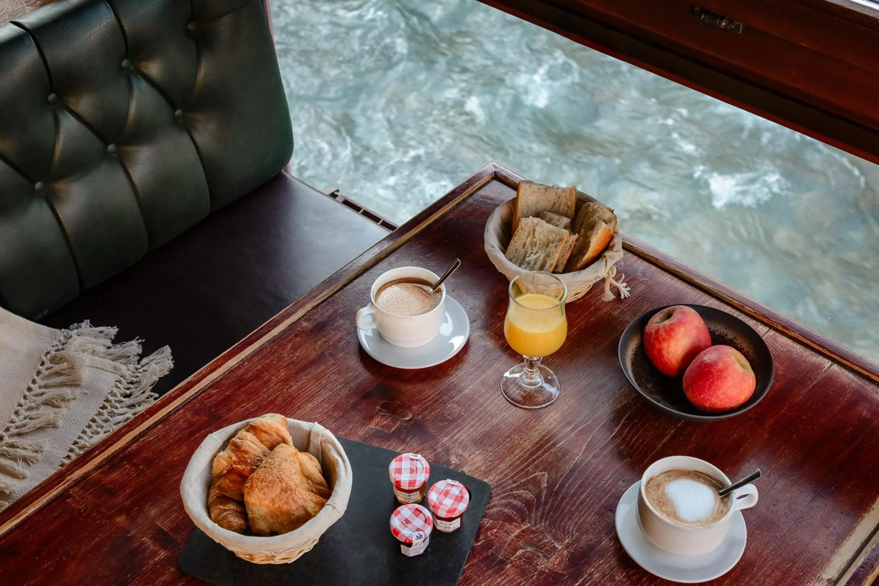 Breakfast in Hôtel Vallée Blanche