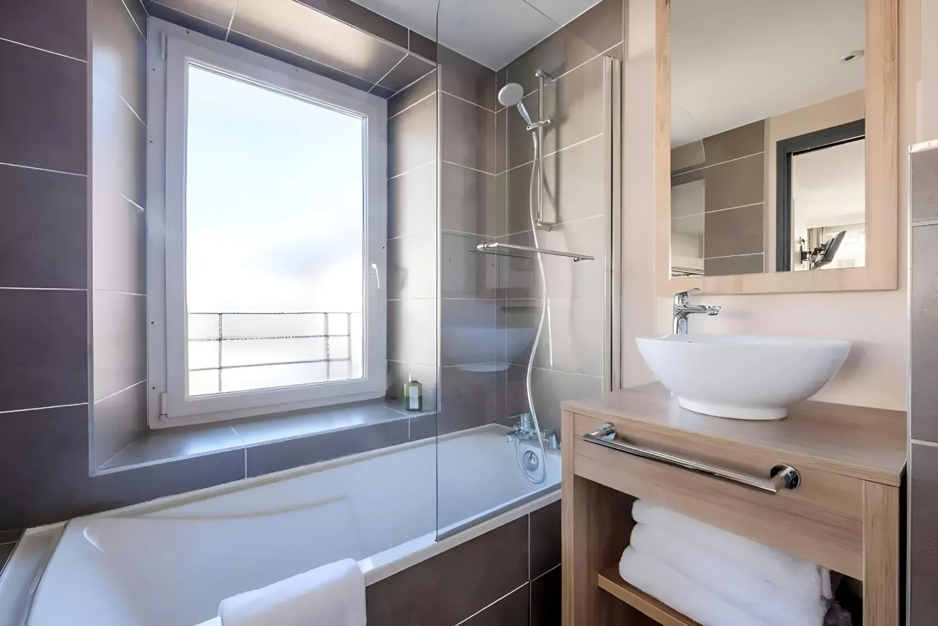 Bathroom in Hôtel Vallée Blanche