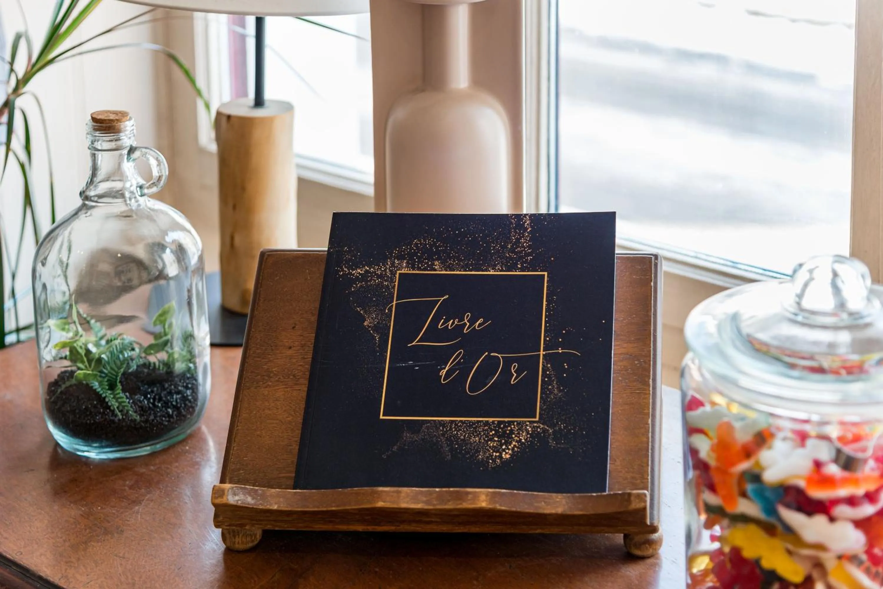 Lobby or reception in Hôtel Vallée Blanche