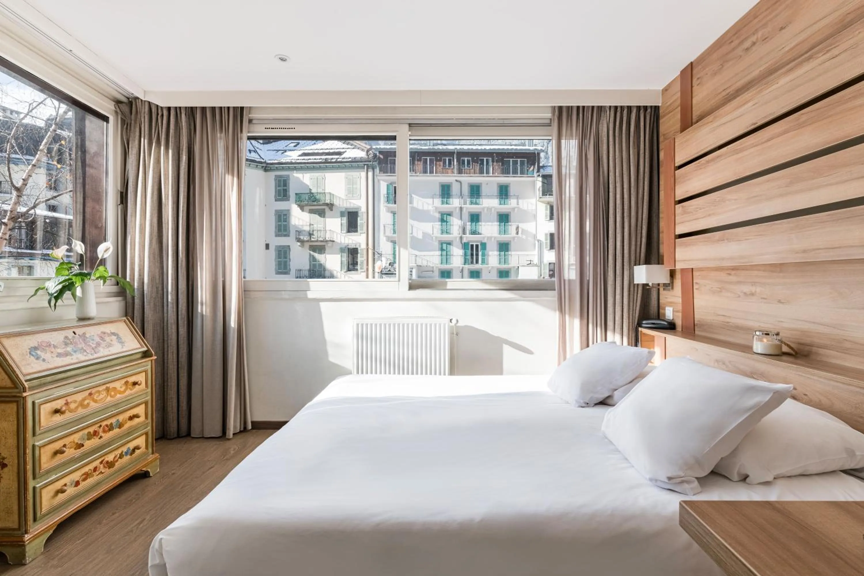 Photo of the whole room, Bed in Hôtel Vallée Blanche