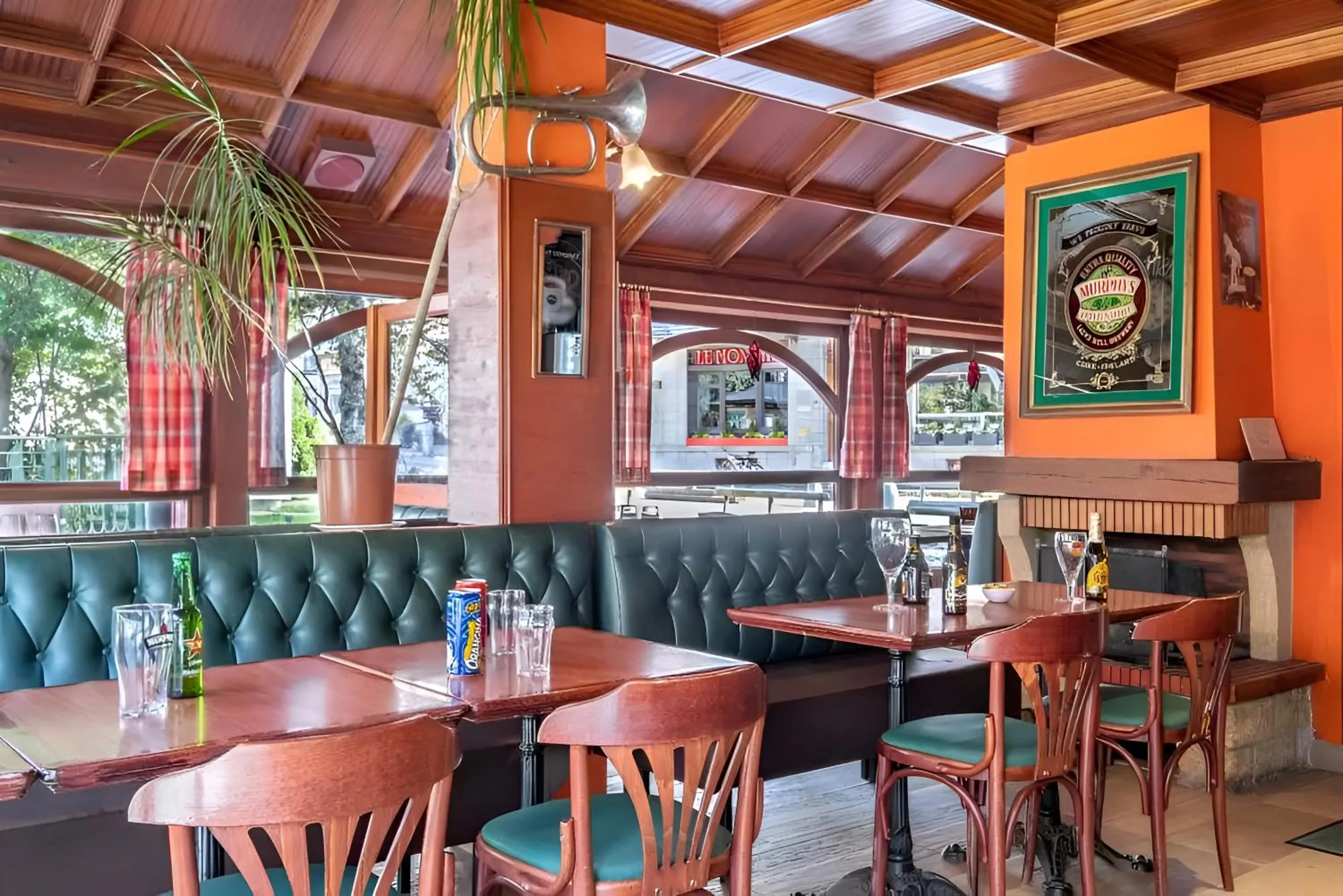 Restaurant/places to eat in Hôtel Vallée Blanche